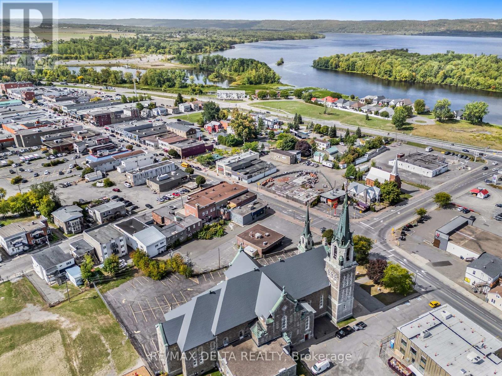 418 Main Street E, Hawkesbury, Ontario  K6A 1A9 - Photo 7 - X12406738