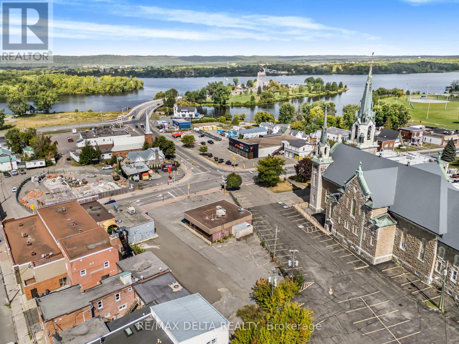 418 Main Street E, Hawkesbury, Ontario  K6A 1A9 - Photo 9 - X12406738