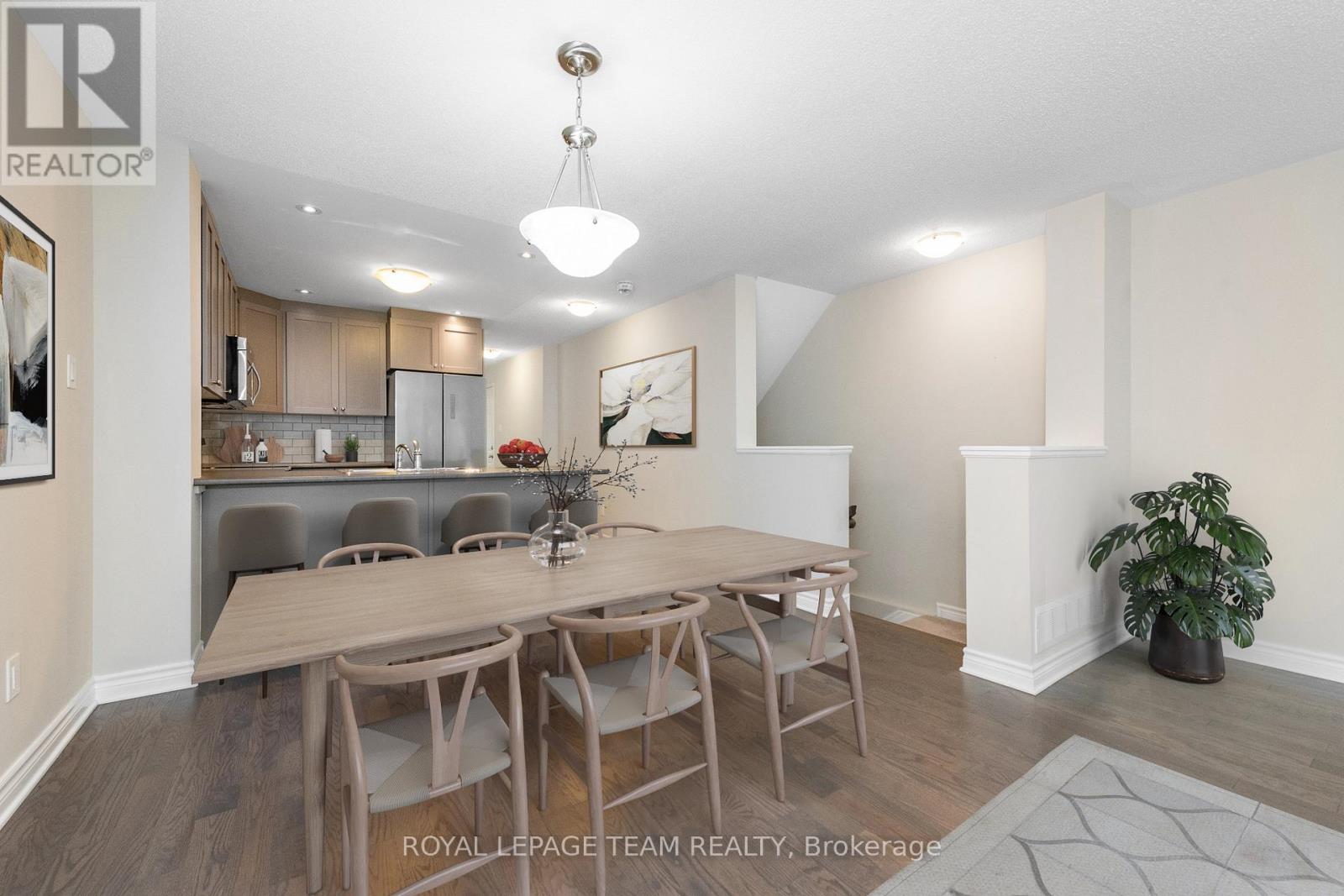 634 Danaca Private, Ottawa, Ontario  K1K 2V7 - Photo 10 - X12406739