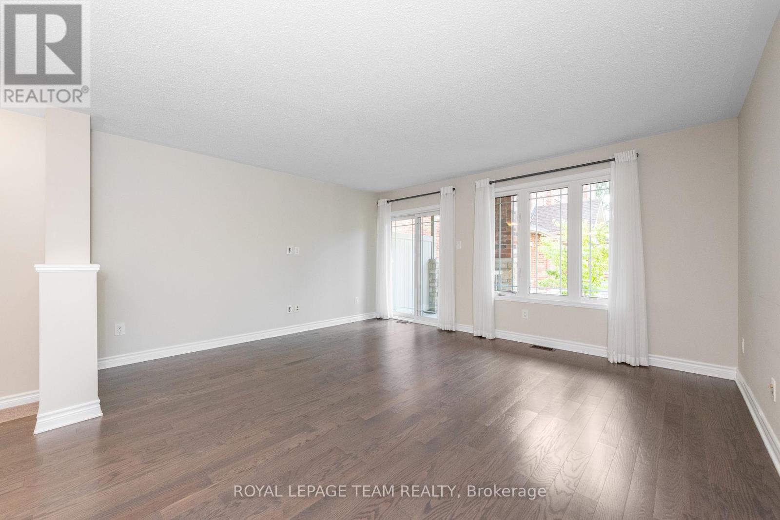 634 Danaca Private, Ottawa, Ontario  K1K 2V7 - Photo 15 - X12406739