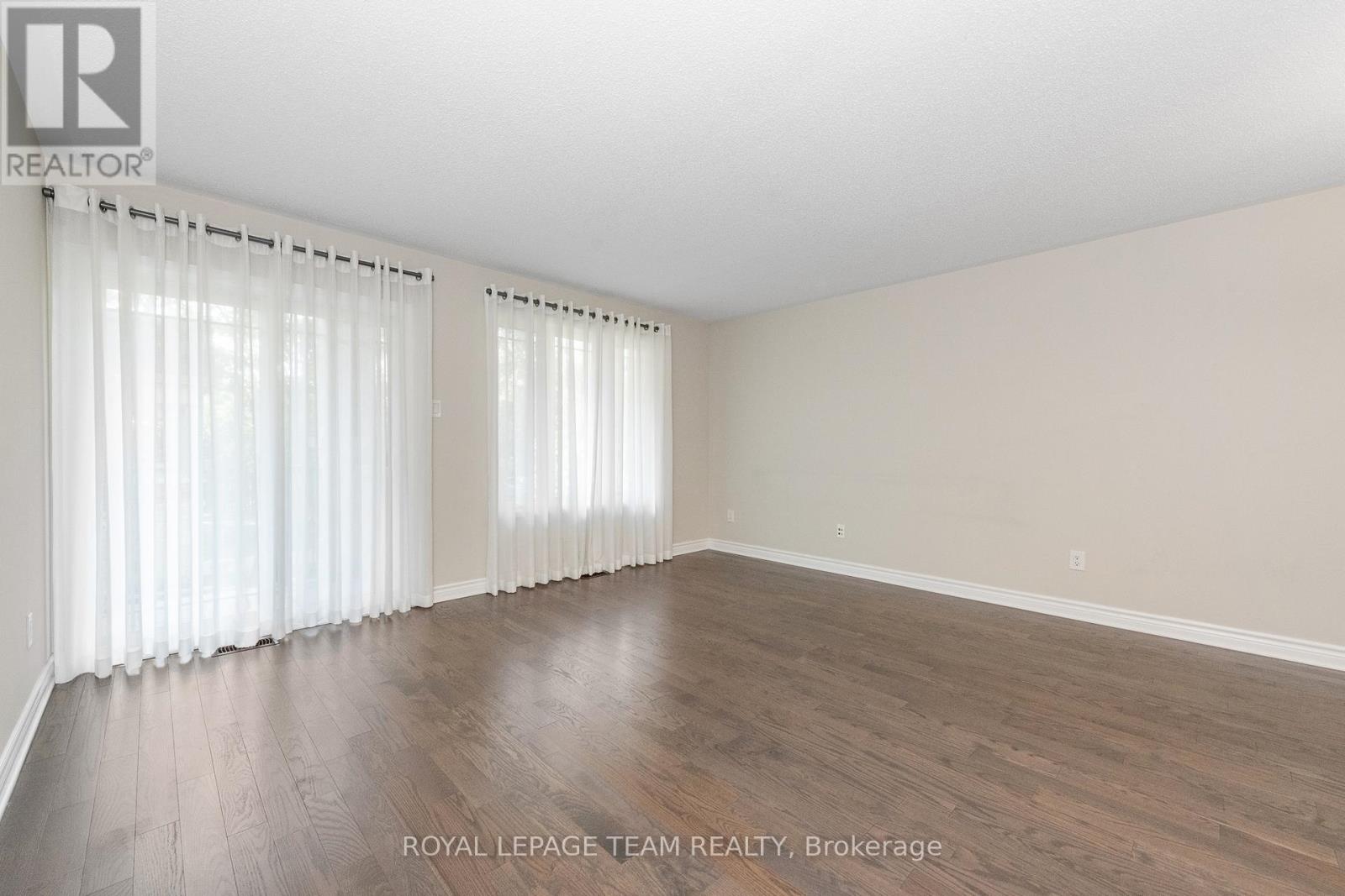 634 Danaca Private, Ottawa, Ontario  K1K 2V7 - Photo 16 - X12406739