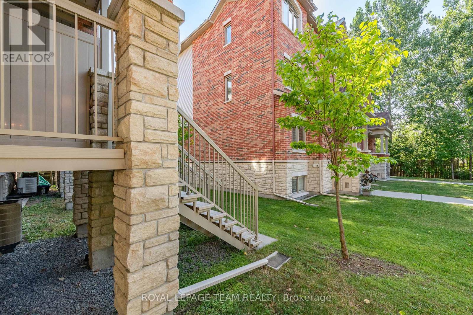 634 Danaca Private, Ottawa, Ontario  K1K 2V7 - Photo 31 - X12406739