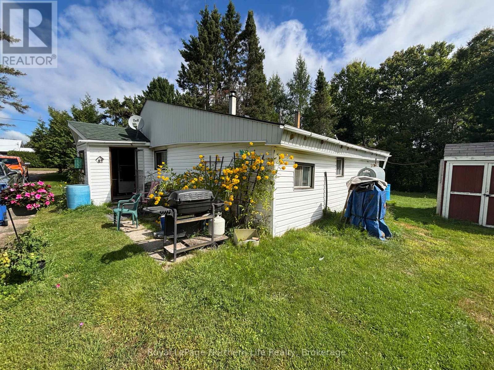 260 Johnson Road, East Ferris, Ontario  P1B 8G4 - Photo 5 - X12406598