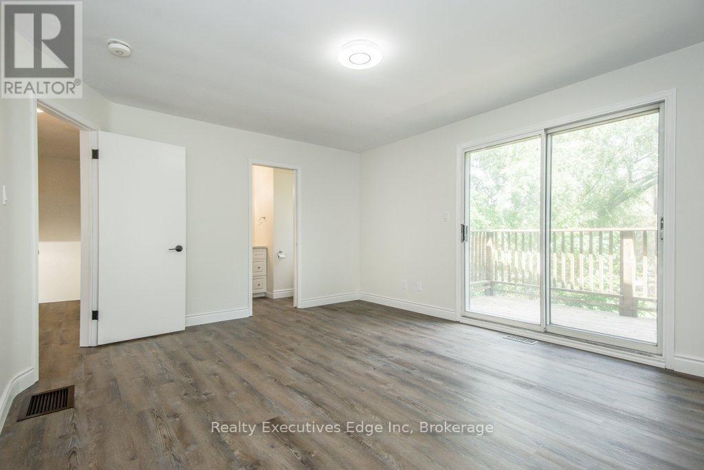 Main - 590 Canewood Crescent, Waterloo, Ontario  N2L 5P5 - Photo 16 - X12406685