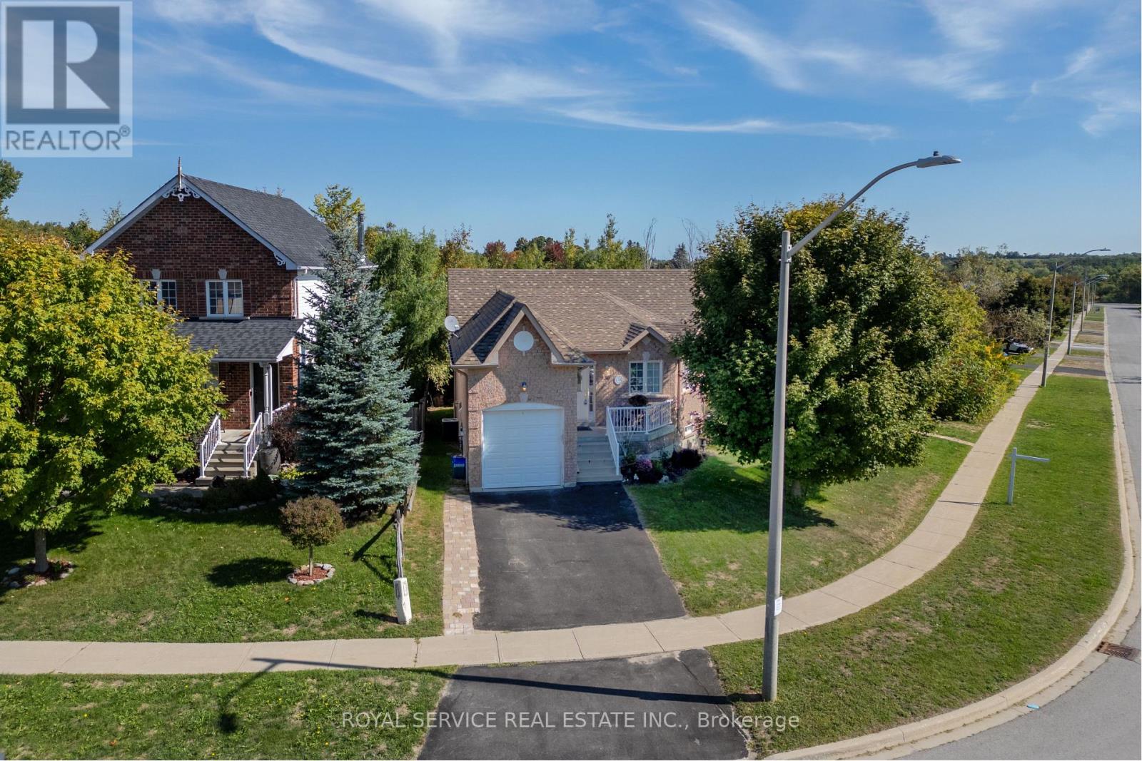 30 Brookside Street, Cavan Monaghan, Ontario  L0A 1G0 - Photo 2 - X12406618