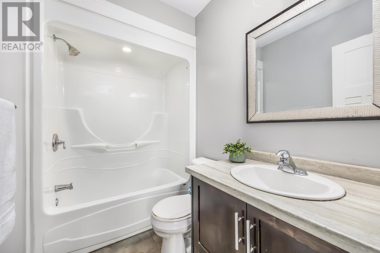 17 Royalty Road, Charlottetown, Prince Edward Island  C1E 3E7 - Photo 17 - 202523443