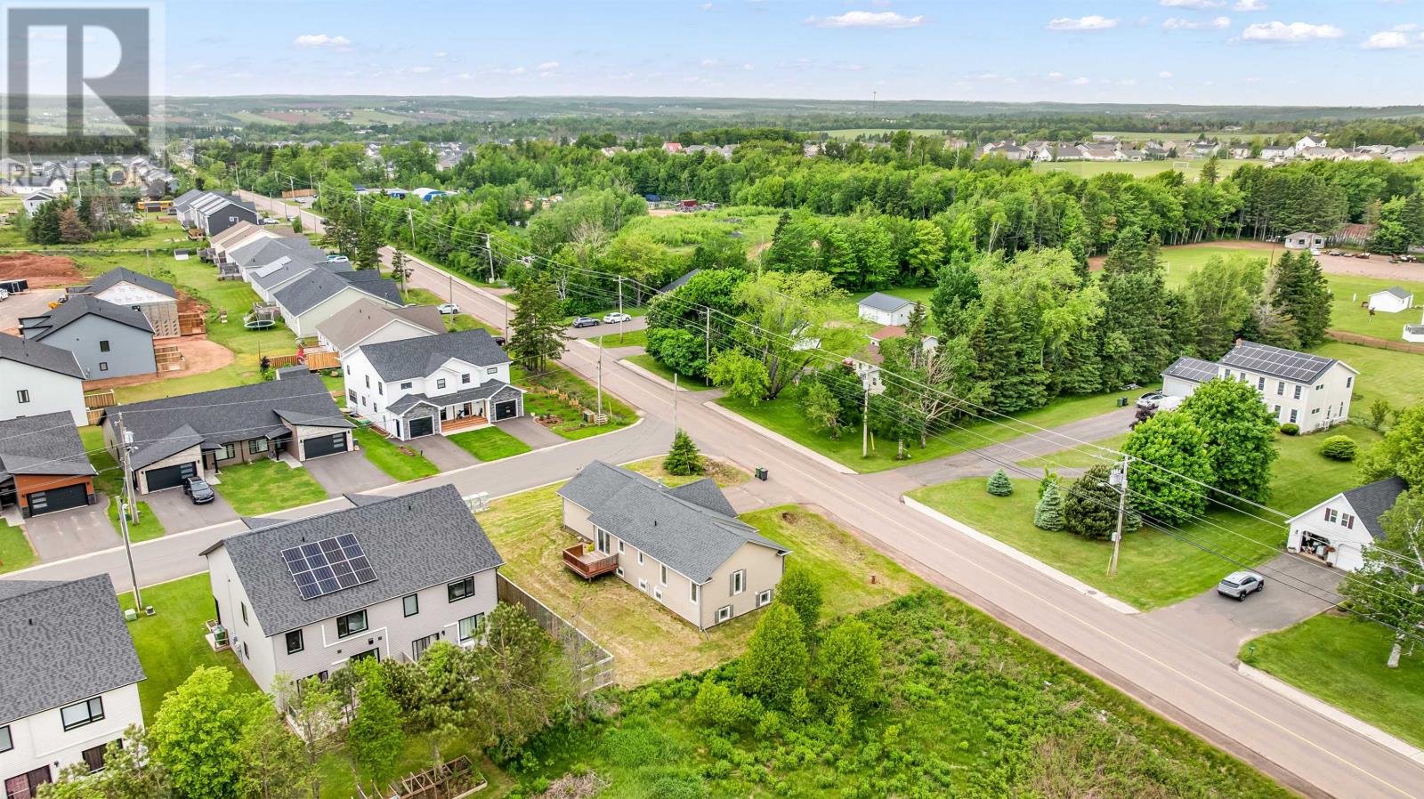 17 Royalty Road, Charlottetown, Prince Edward Island  C1E 3E7 - Photo 2 - 202523443
