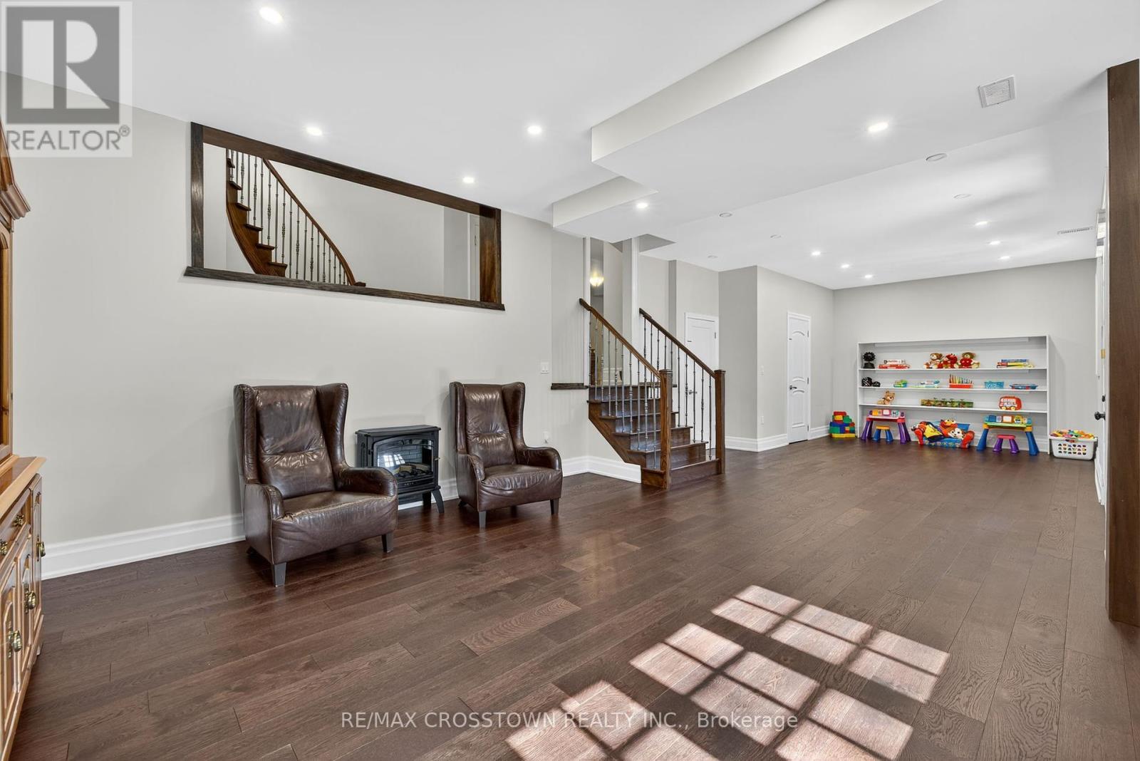 10 Annsleywood Court, Vaughan, Ontario  L4H 4G6 - Photo 42 - N12406484