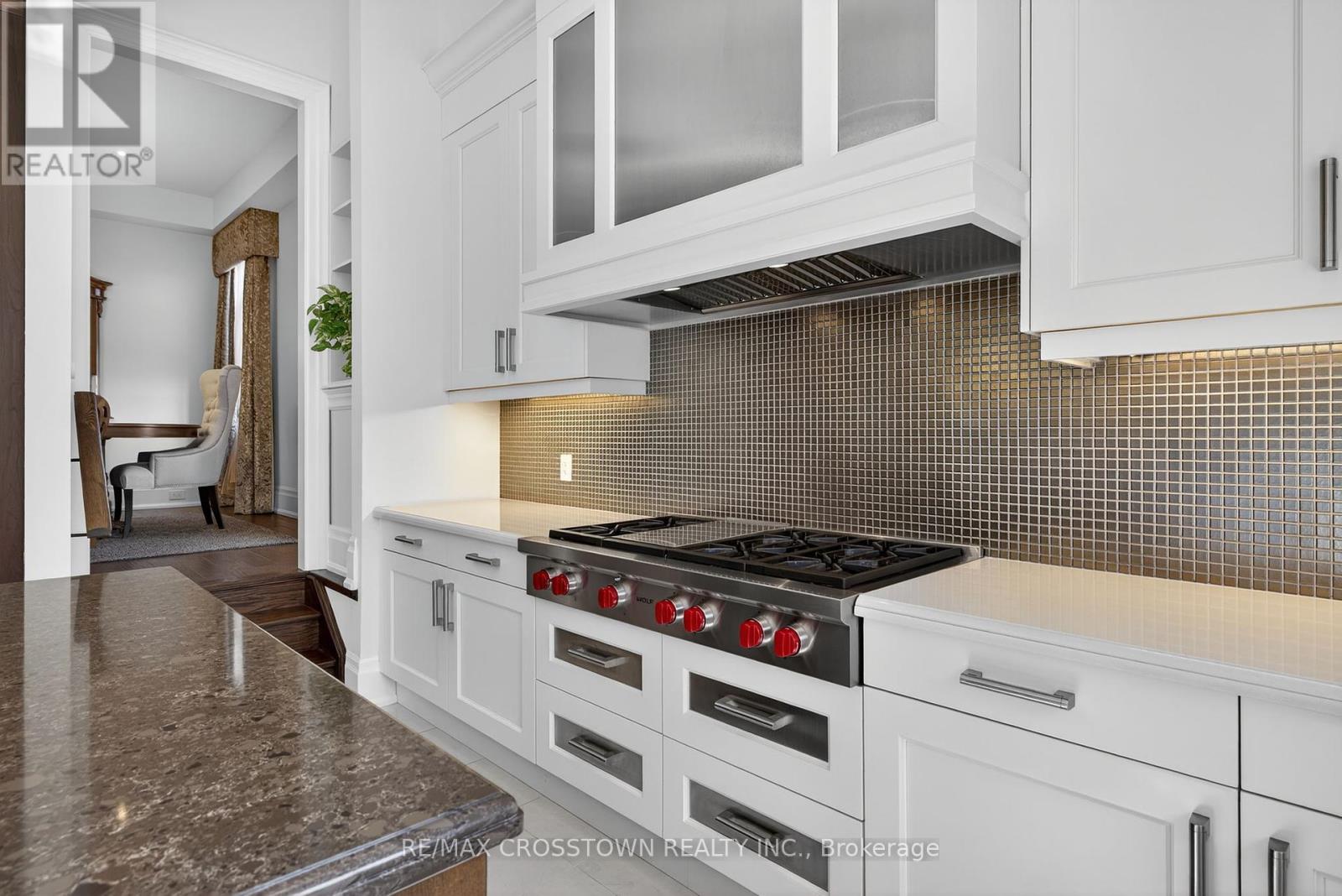 10 Annsleywood Court, Vaughan, Ontario  L4H 4G6 - Photo 8 - N12406484