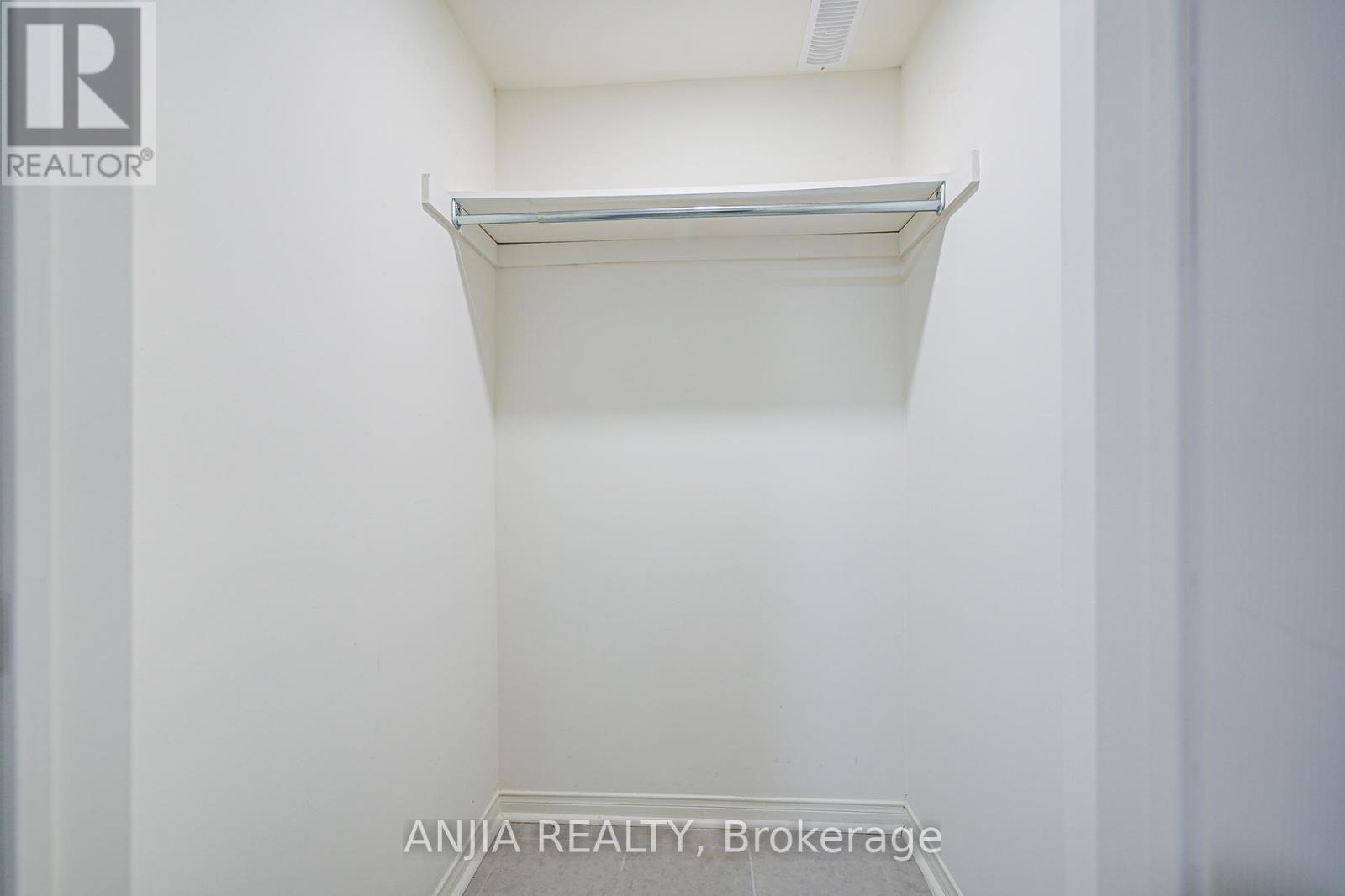 105 Ness Drive, Richmond Hill, Ontario  L4S 0K9 - Photo 8 - N12406521
