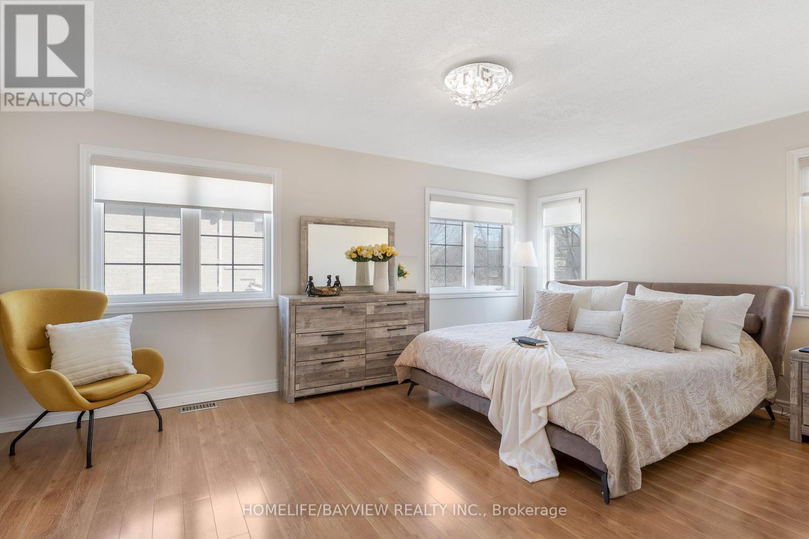 14 Montcalm Boulevard, Vaughan, Ontario  L4H 2X6 - Photo 12 - N12406546