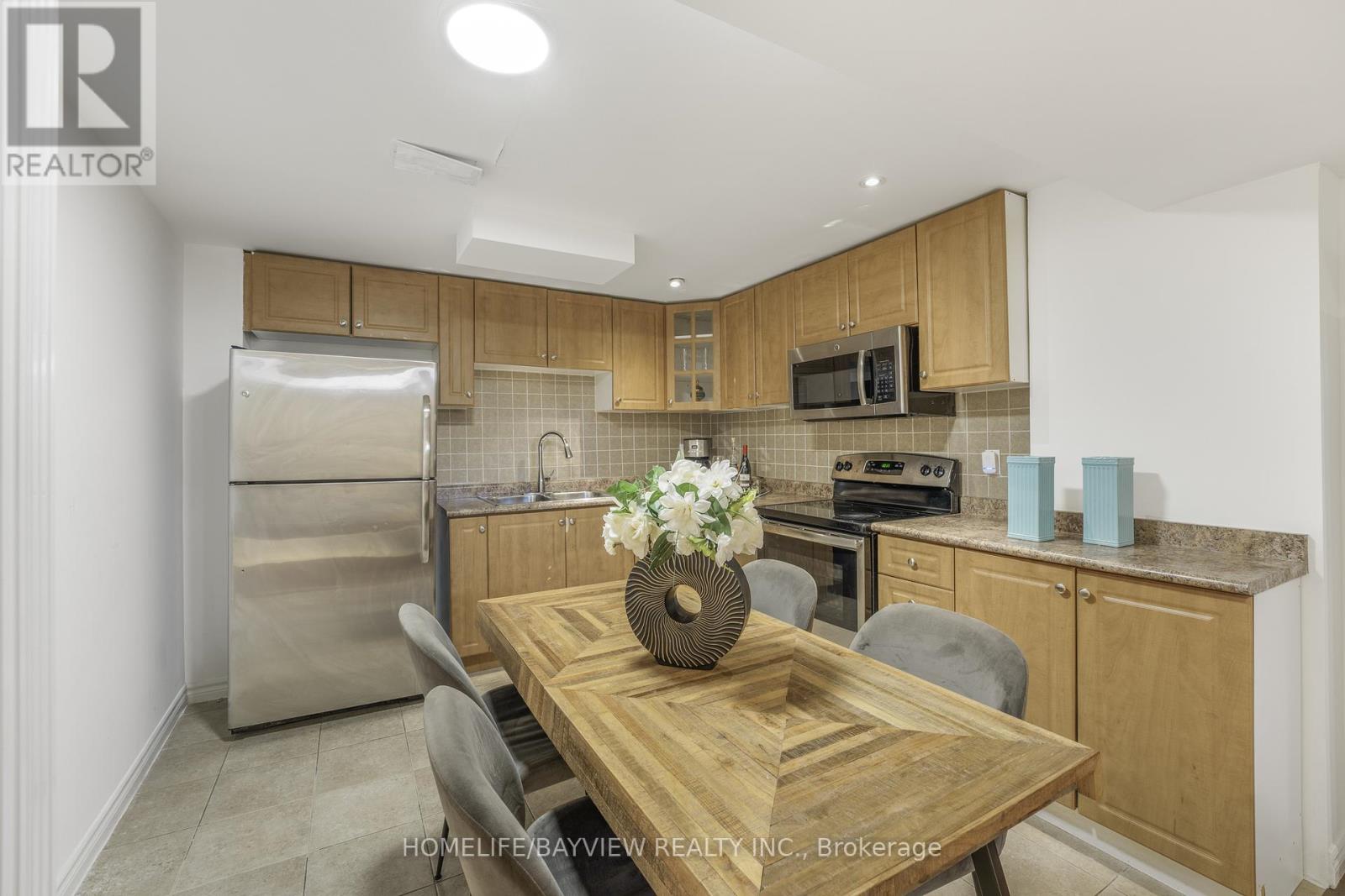 14 Montcalm Boulevard, Vaughan, Ontario  L4H 2X6 - Photo 23 - N12406546