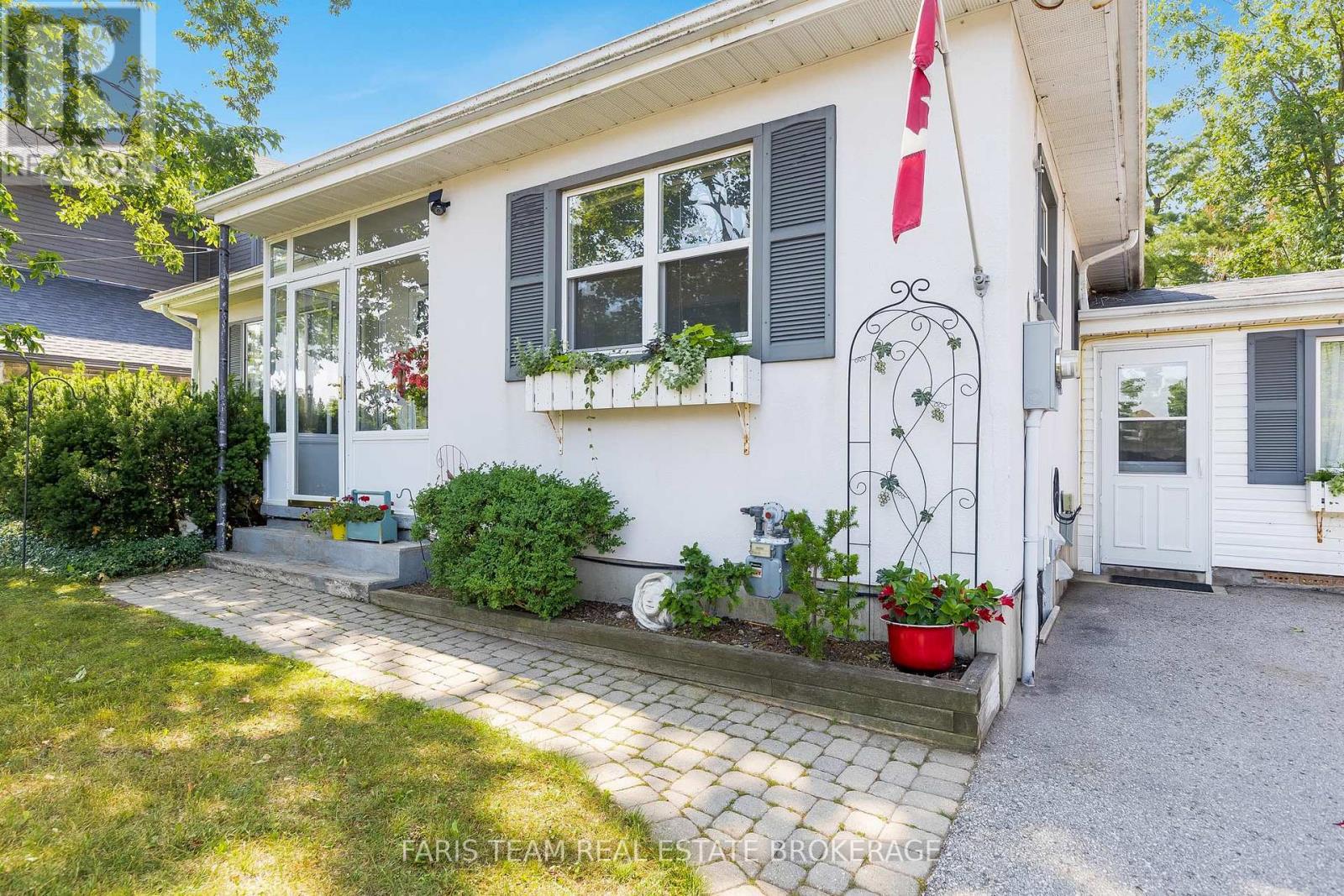 302 Sunnidale Road, Barrie, Ontario  L4N 5P2 - Photo 3 - S12406482