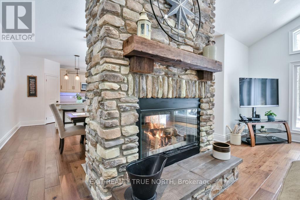 22 Marni Lane, Springwater, Ontario  L0L 2K0 - Photo 8 - S12406538