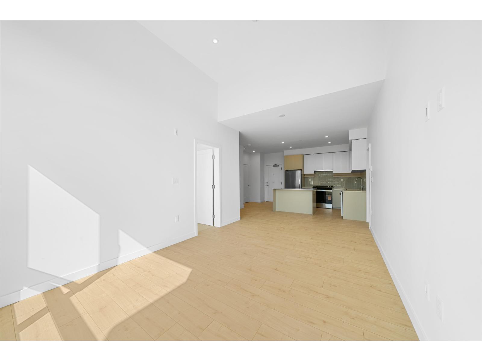 419 13788 76 Avenue, Surrey, British Columbia  V3W 8J5 - Photo 8 - R3047213