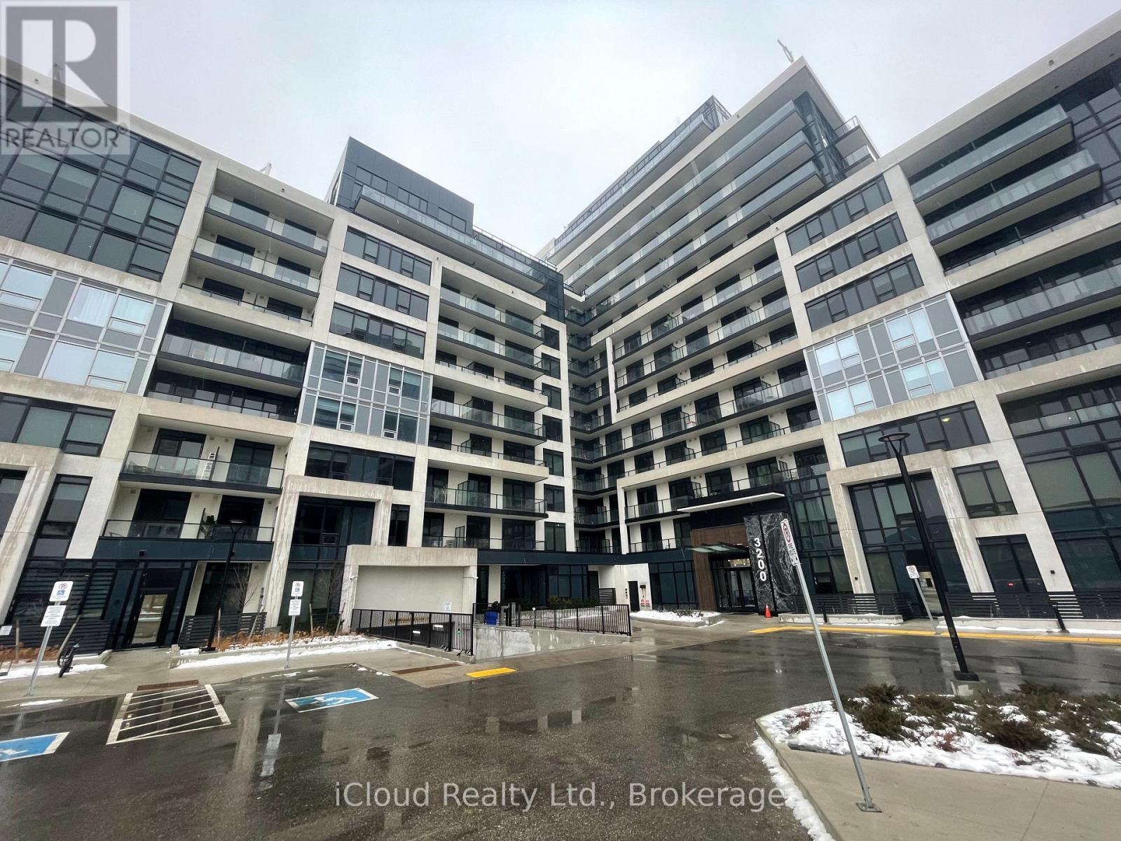 835 - 395 DUNDAS STREET, Oakville, Ontario