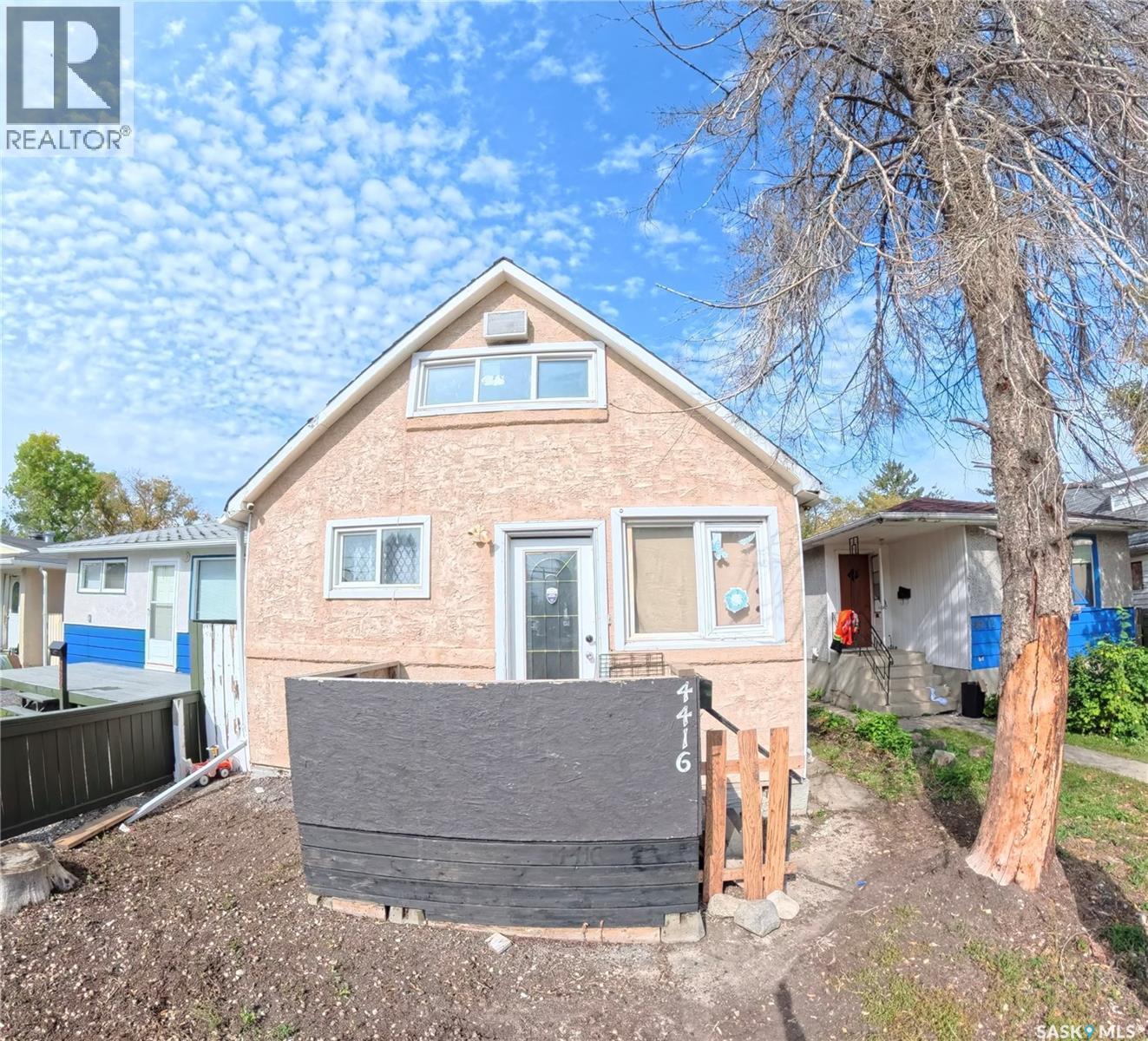 4416 2nd Avenue N, Regina, Saskatchewan  S4R 0Y4 - Photo 1 - SK018474
