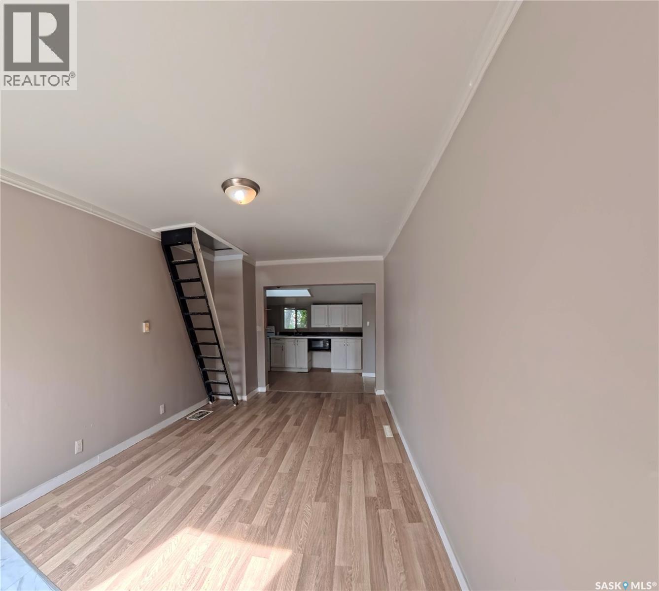 4416 2nd Avenue N, Regina, Saskatchewan  S4R 0Y4 - Photo 3 - SK018474