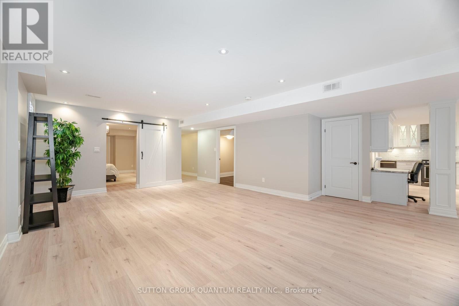 2563 Cliff Road, Mississauga, Ontario  L5A 2P5 - Photo 37 - W12406462