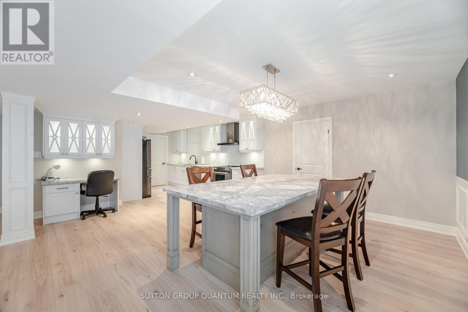 2563 Cliff Road, Mississauga, Ontario  L5A 2P5 - Photo 39 - W12406462
