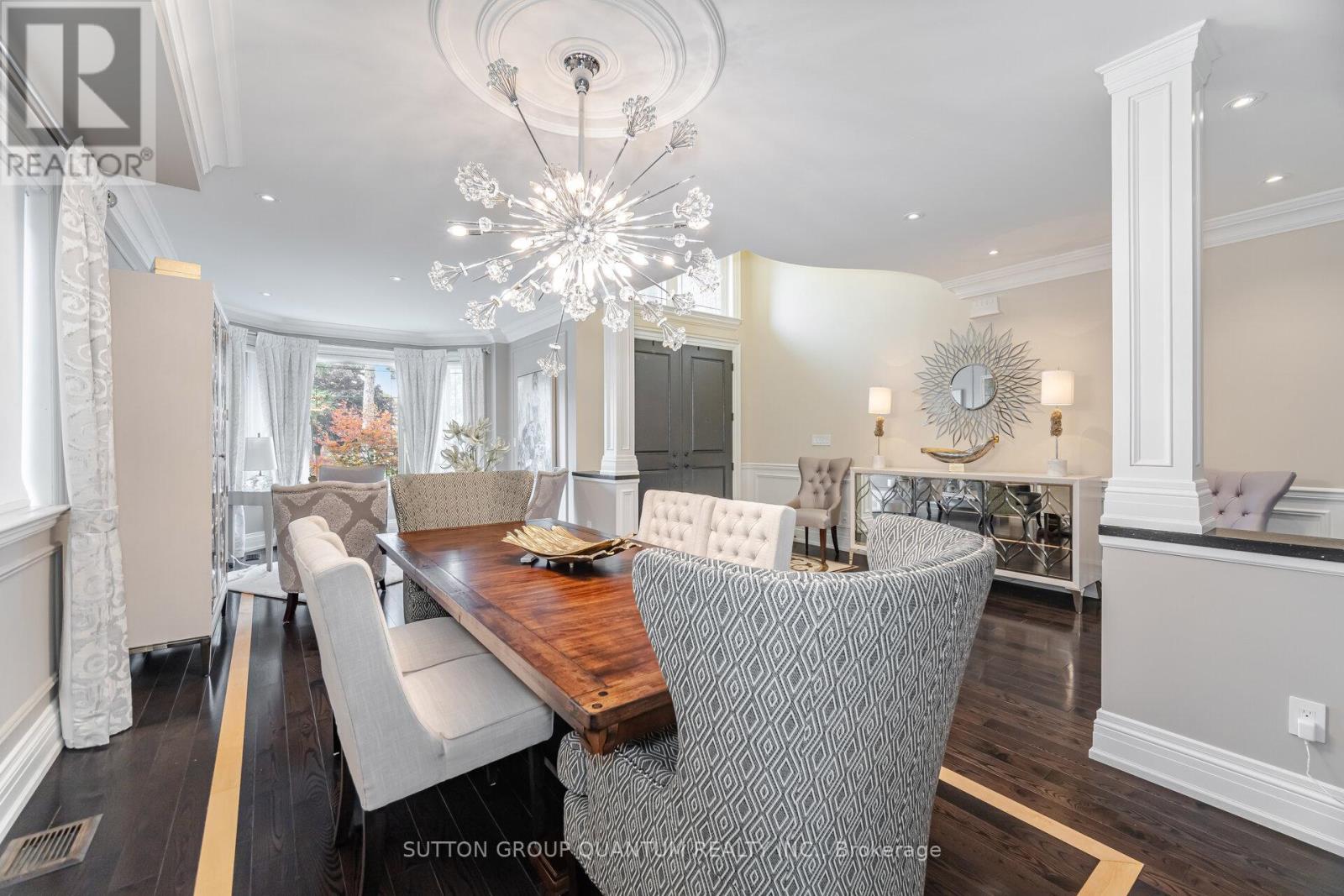 2563 Cliff Road, Mississauga, Ontario  L5A 2P5 - Photo 8 - W12406462