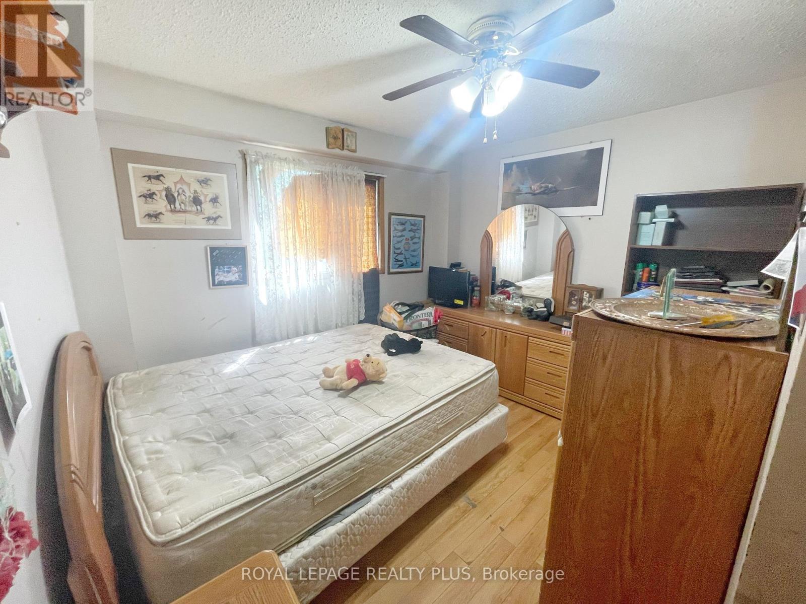 834 Sixth Street, Mississauga, Ontario  L5E 1N4 - Photo 8 - W12406520