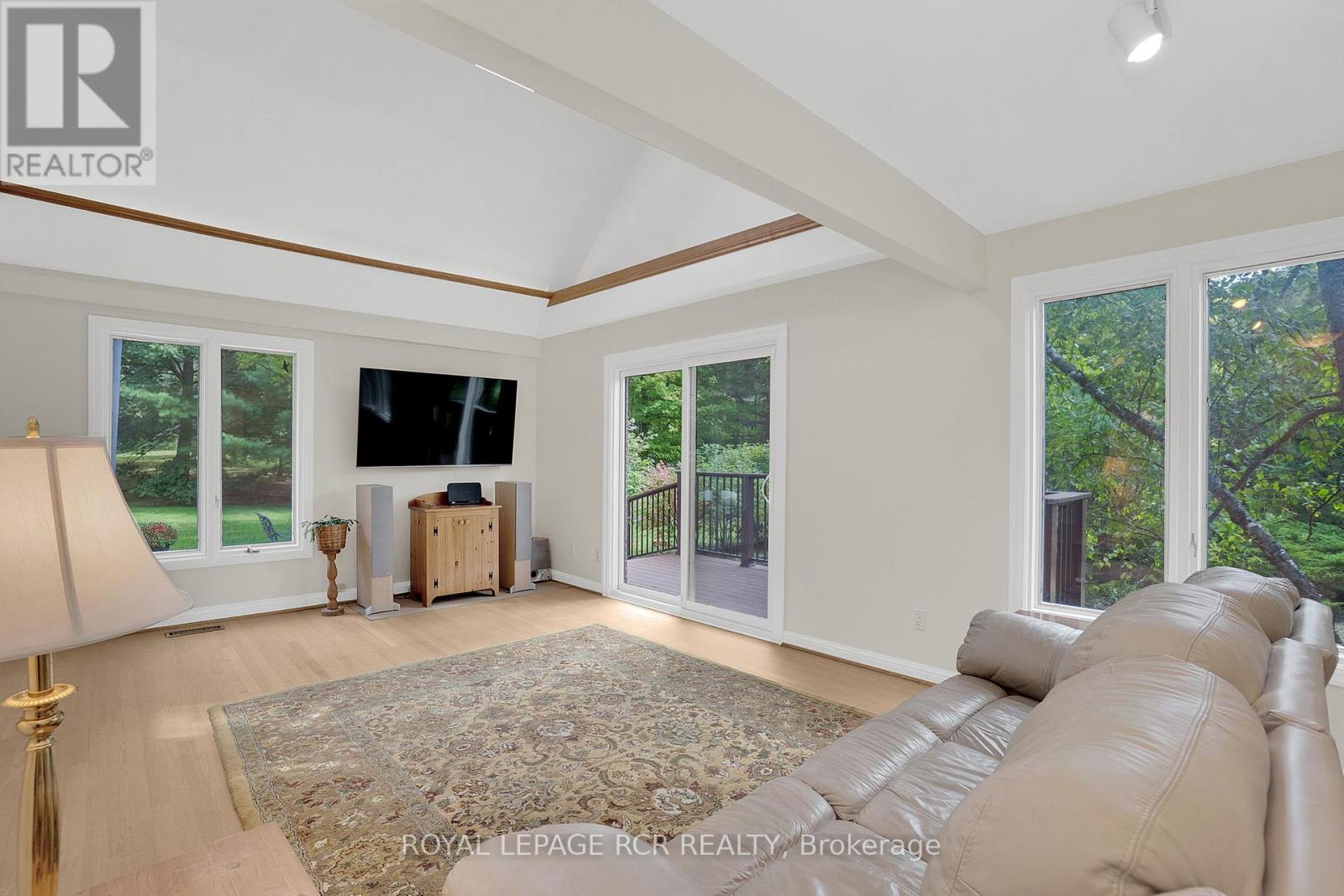 8225 Finnerty Side Road, Caledon, Ontario  L7E 0H6 - Photo 19 - W12406535