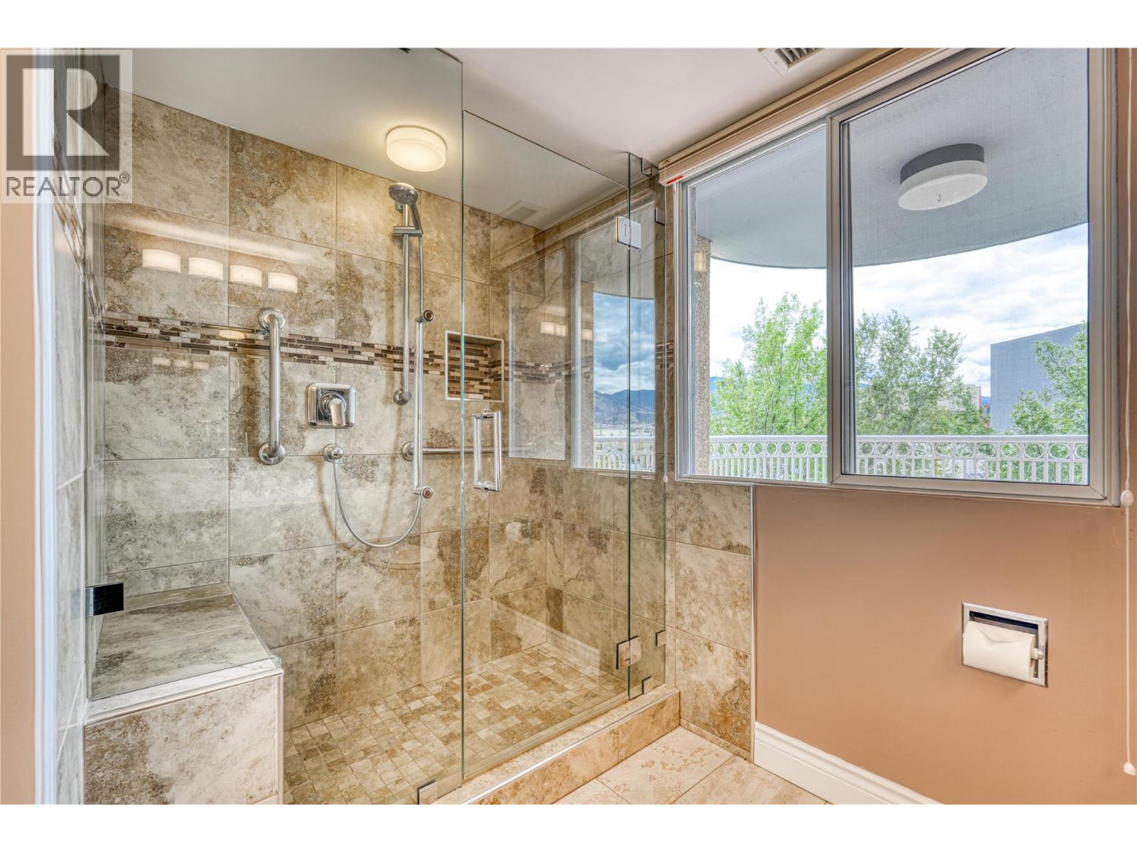 86 Lakeshore Drive E Unit# 304, Penticton, British Columbia  V2A 1B5 - Photo 12 - 10363088