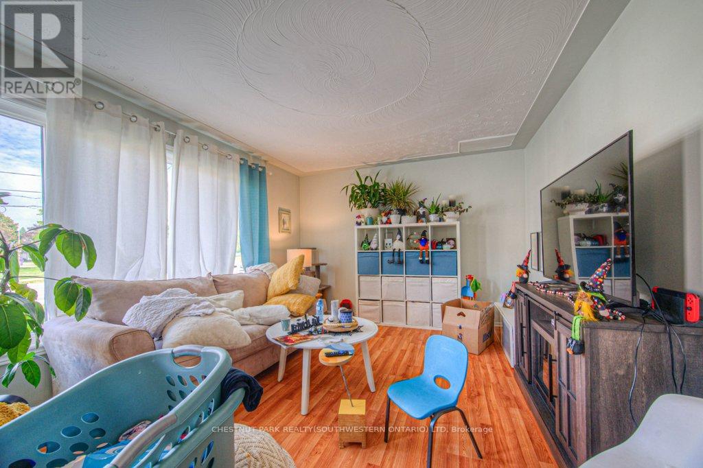151 Franklin Street N, Kitchener, Ontario  N2A 1Y3 - Photo 4 - X12406519