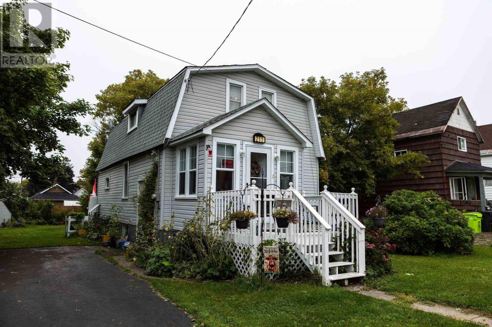 211 Spruce St, Sault Ste. Marie, Ontario  P6B 2H1 - Photo 1 - SM252650