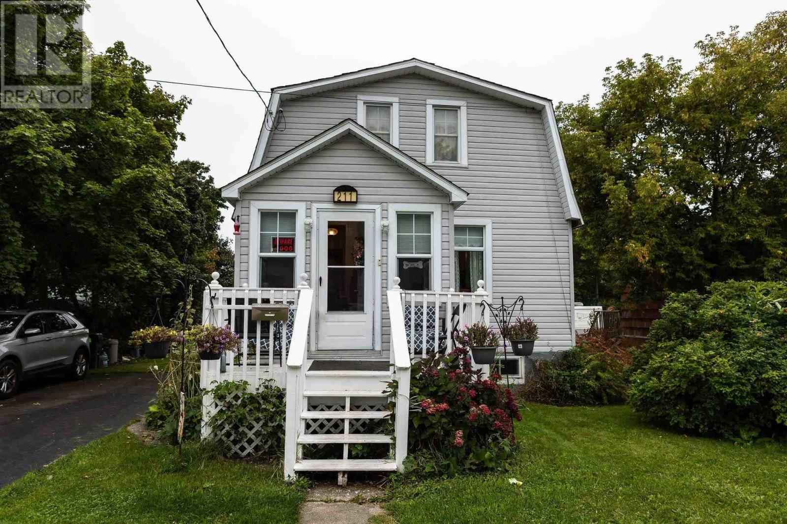 211 Spruce St, Sault Ste. Marie, Ontario  P6B 2H1 - Photo 2 - SM252650