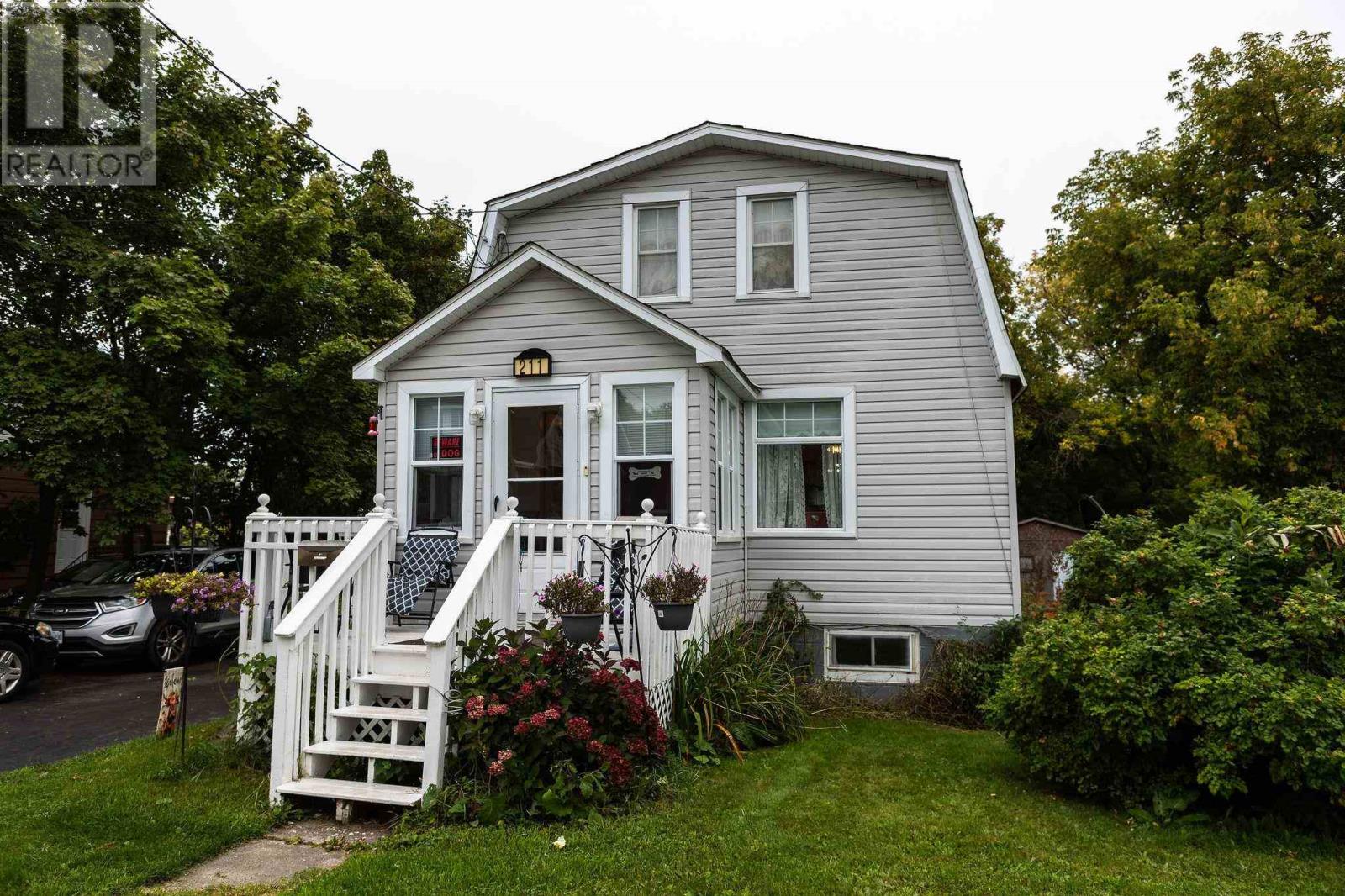 211 Spruce St, Sault Ste. Marie, Ontario  P6B 2H1 - Photo 3 - SM252650