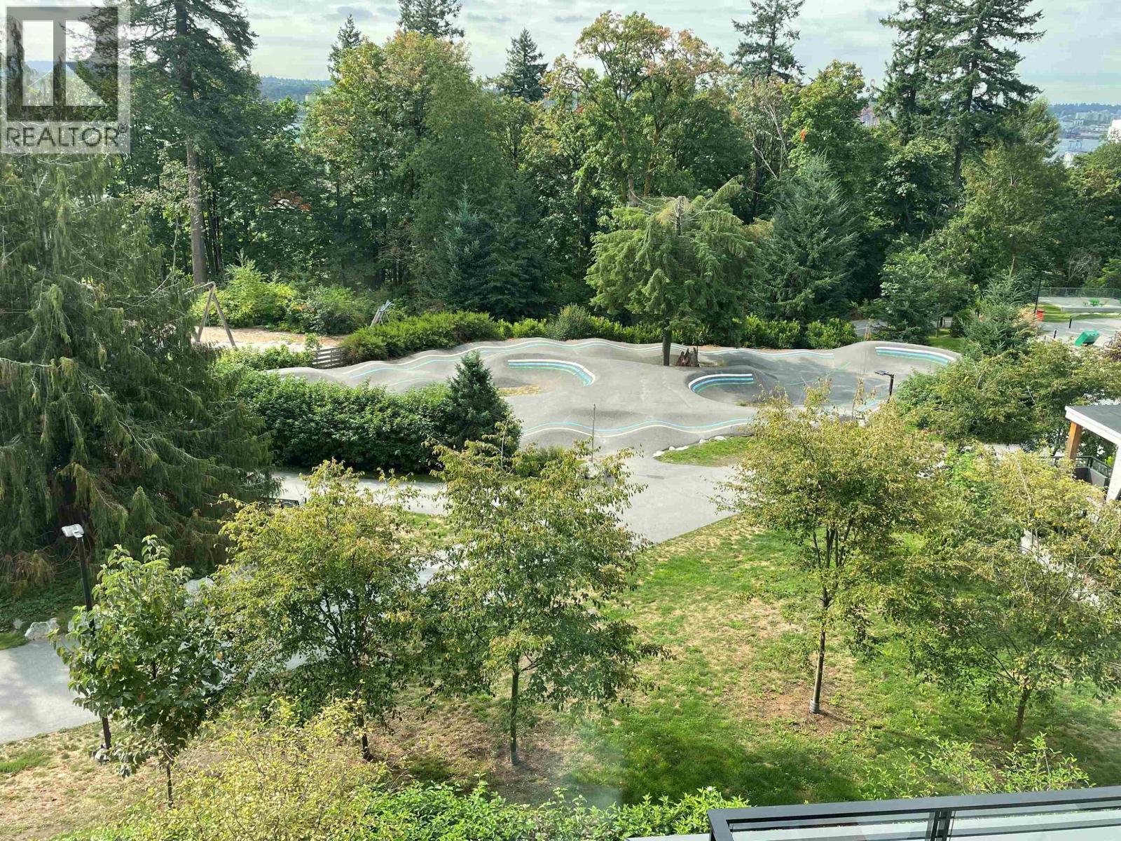 308 707 E 3RD STREET, North Vancouver, British Columbia