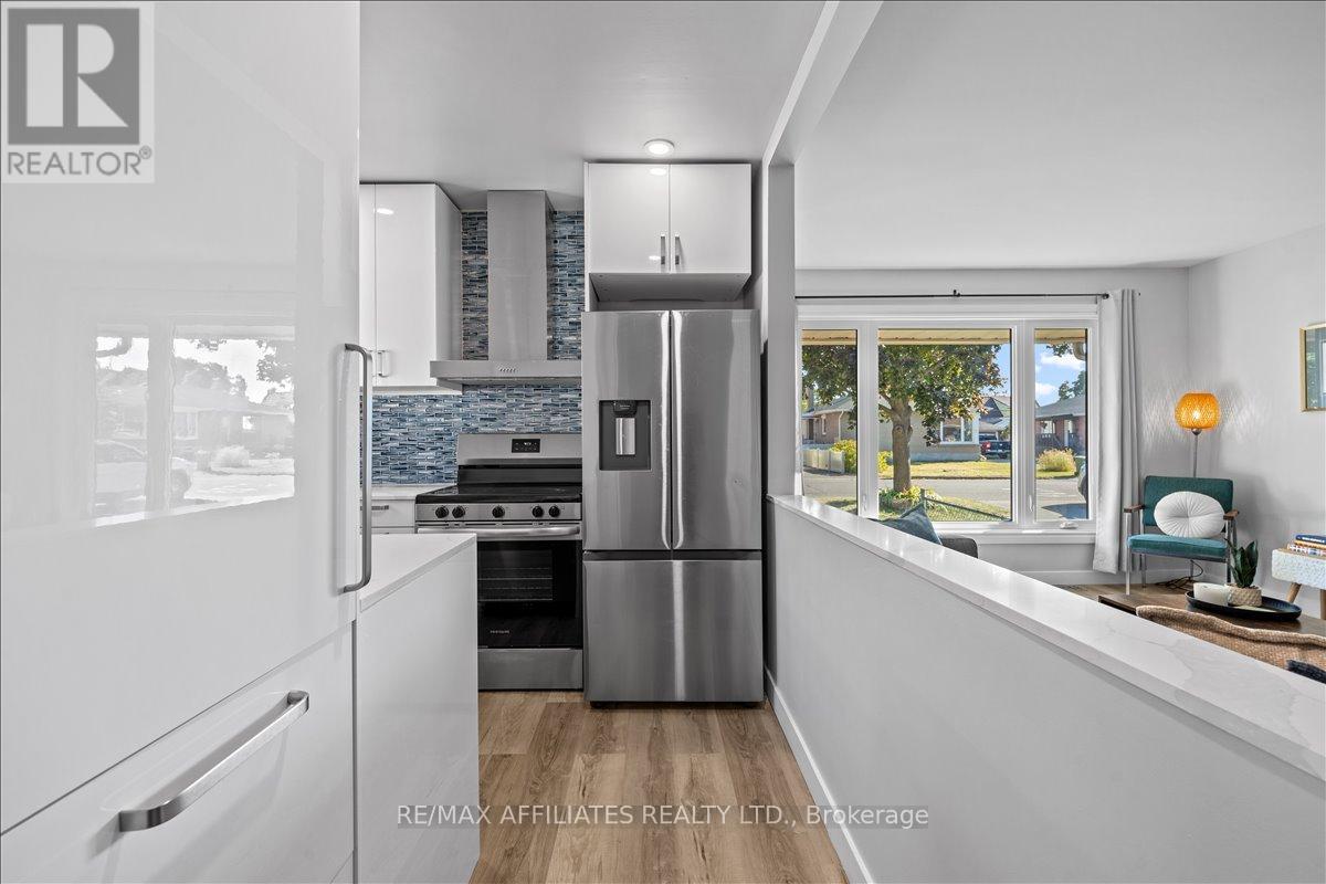 381 Spartan Avenue, Ottawa, Ontario  K1K 1J6 - Photo 10 - X12406779