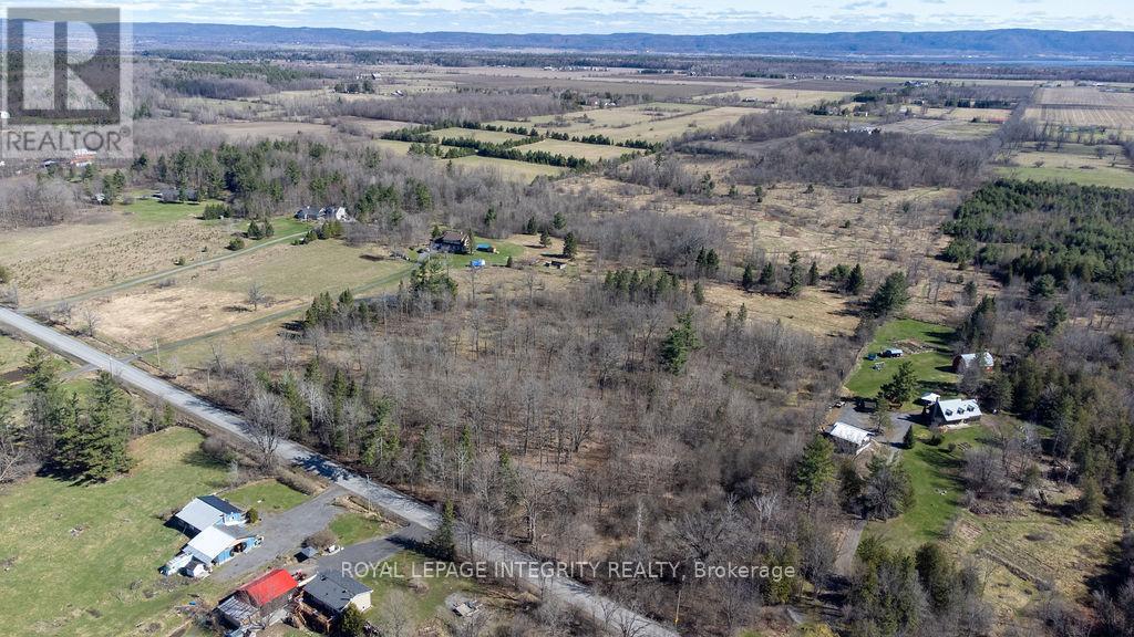 Lot 2 Lt 17 Con Stonecrest Road, Ottawa, Ontario  K0A 3M0 - Photo 4 - X12406829