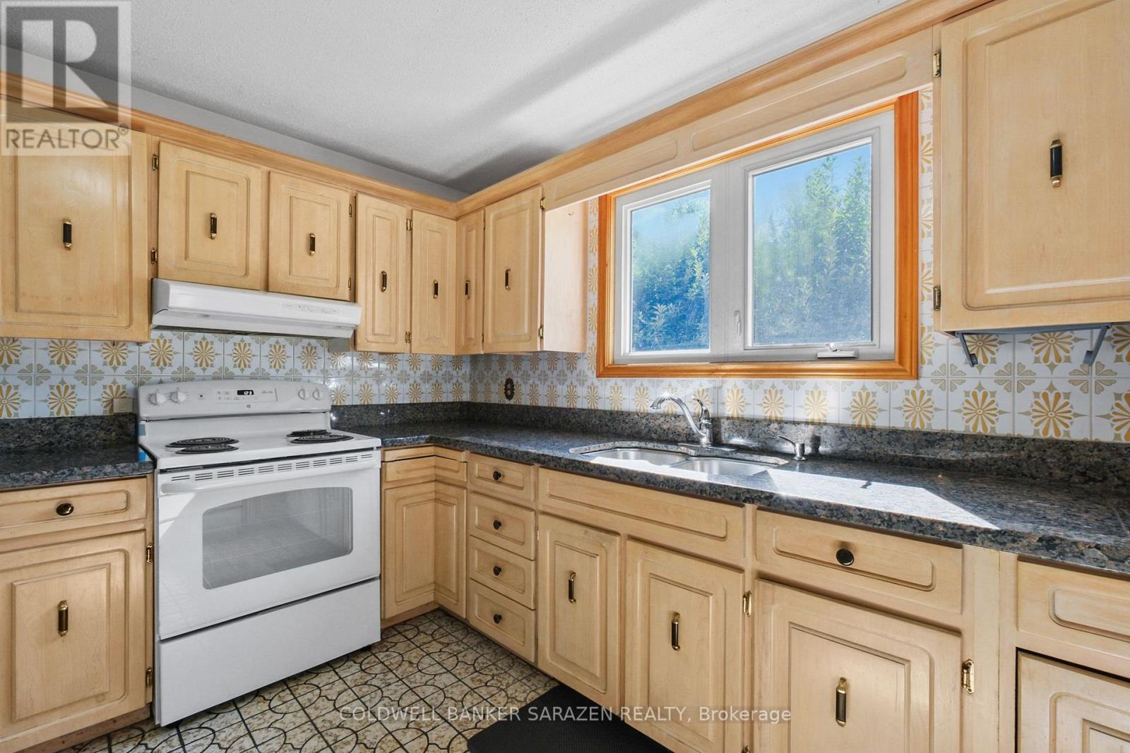 974 Greenbriar Avenue, Ottawa, Ontario  K2C 0J7 - Photo 13 - X12406850