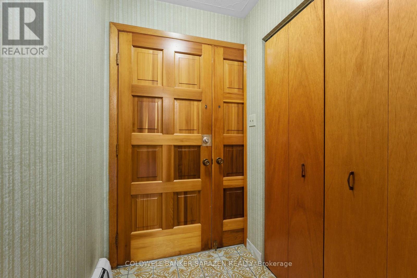 974 Greenbriar Avenue, Ottawa, Ontario  K2C 0J7 - Photo 5 - X12406850