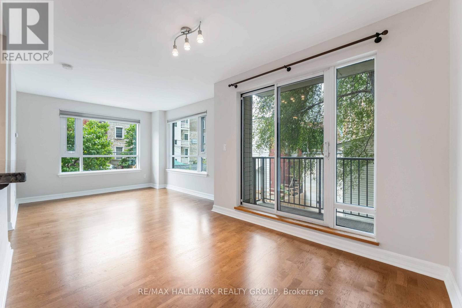 204 - 200 Besserer Street, Ottawa, Ontario  K1N 0A7 - Photo 11 - X12406854