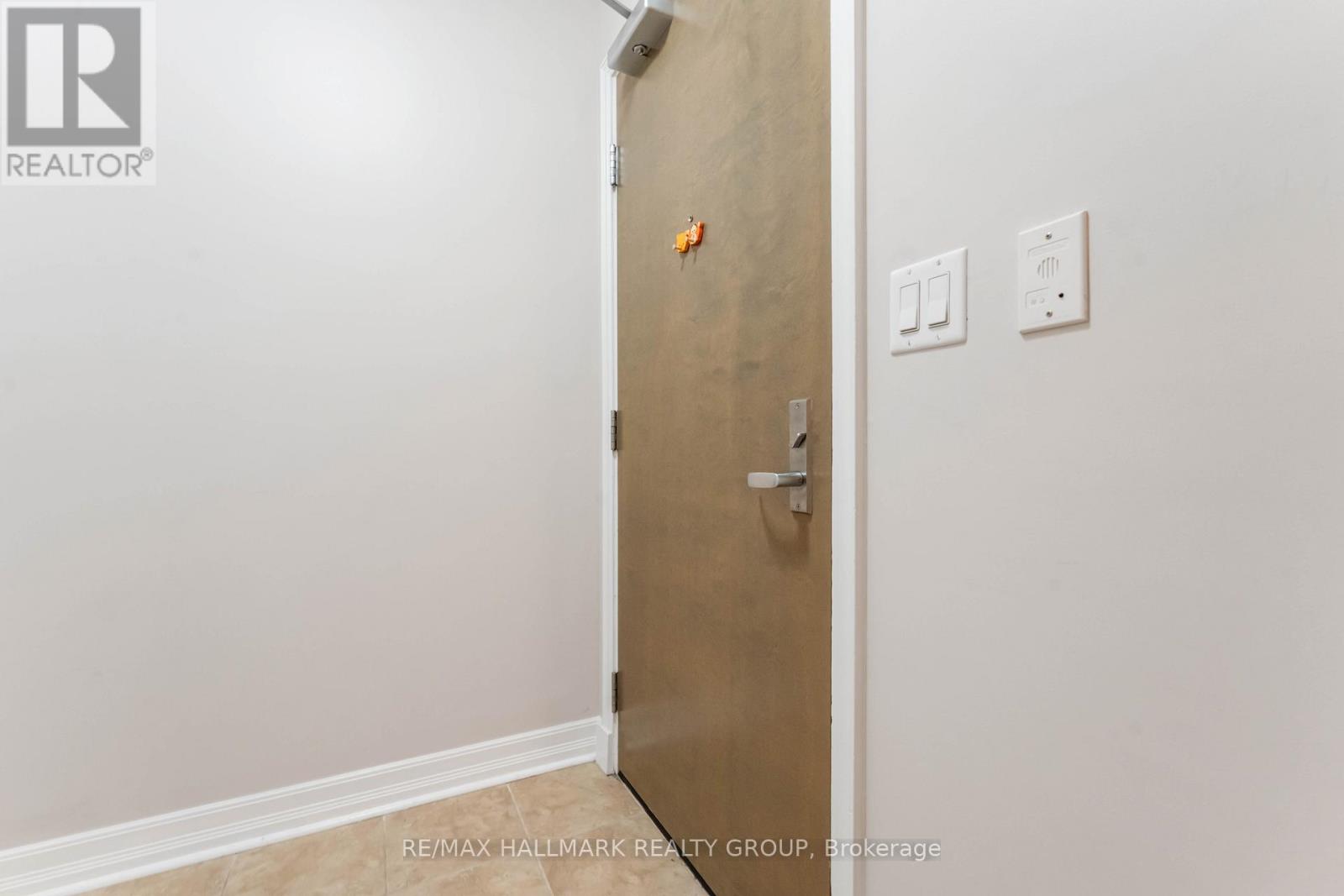204 - 200 Besserer Street, Ottawa, Ontario  K1N 0A7 - Photo 5 - X12406854