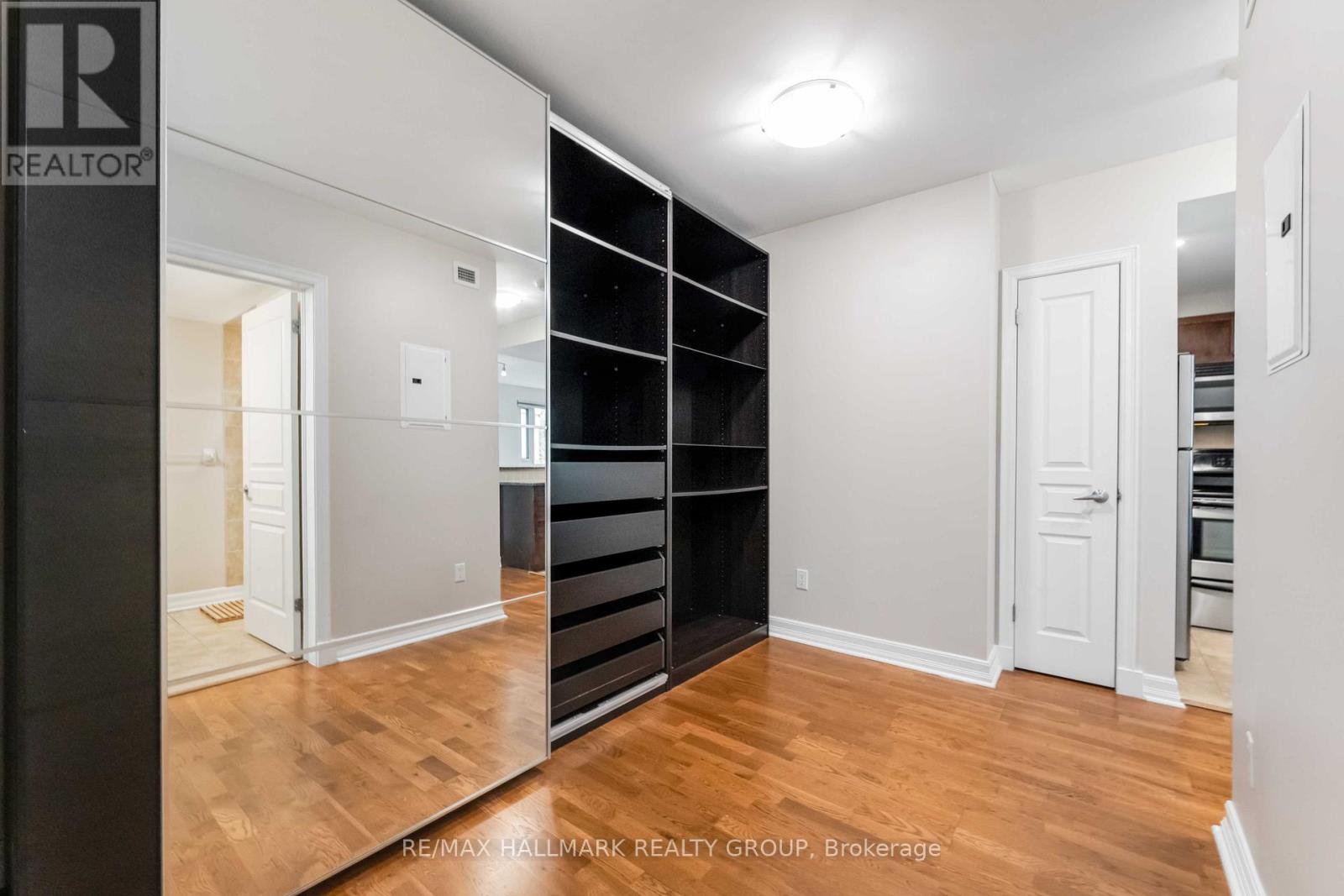 204 - 200 Besserer Street, Ottawa, Ontario  K1N 0A7 - Photo 8 - X12406854