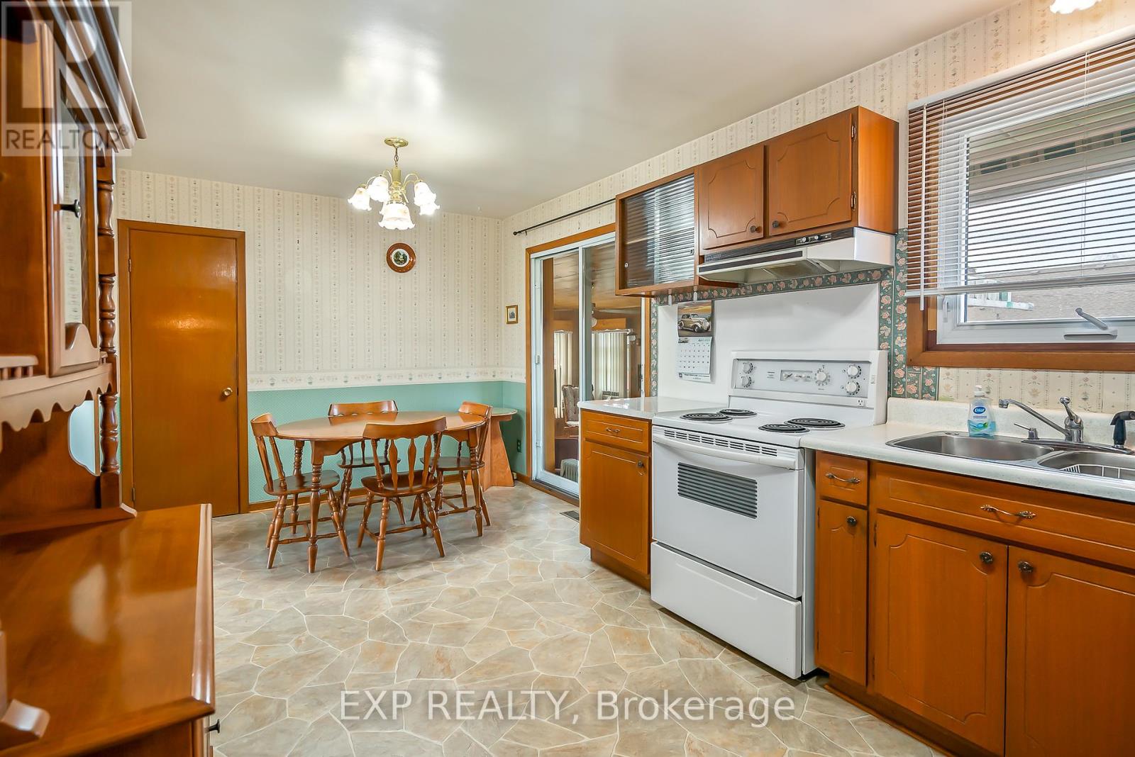 70 Radford Avenue, Fort Erie, Ontario  L2A 5H8 - Photo 10 - X12406845