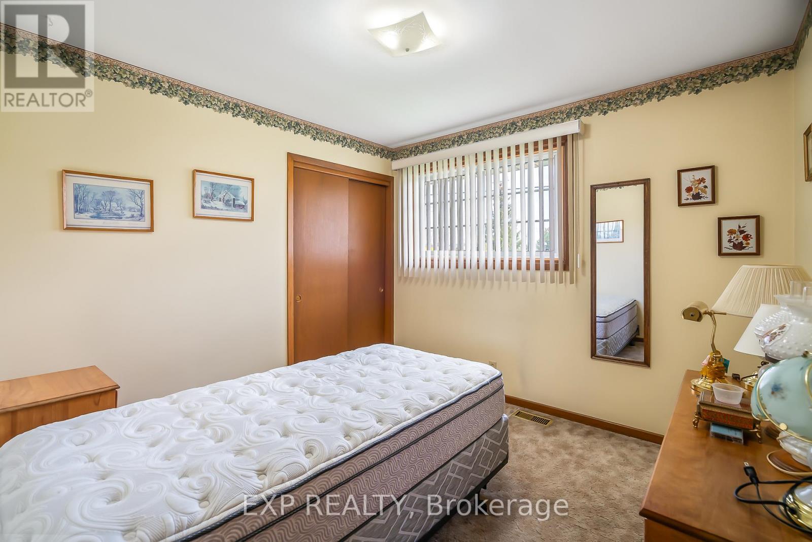 70 Radford Avenue, Fort Erie, Ontario  L2A 5H8 - Photo 16 - X12406845