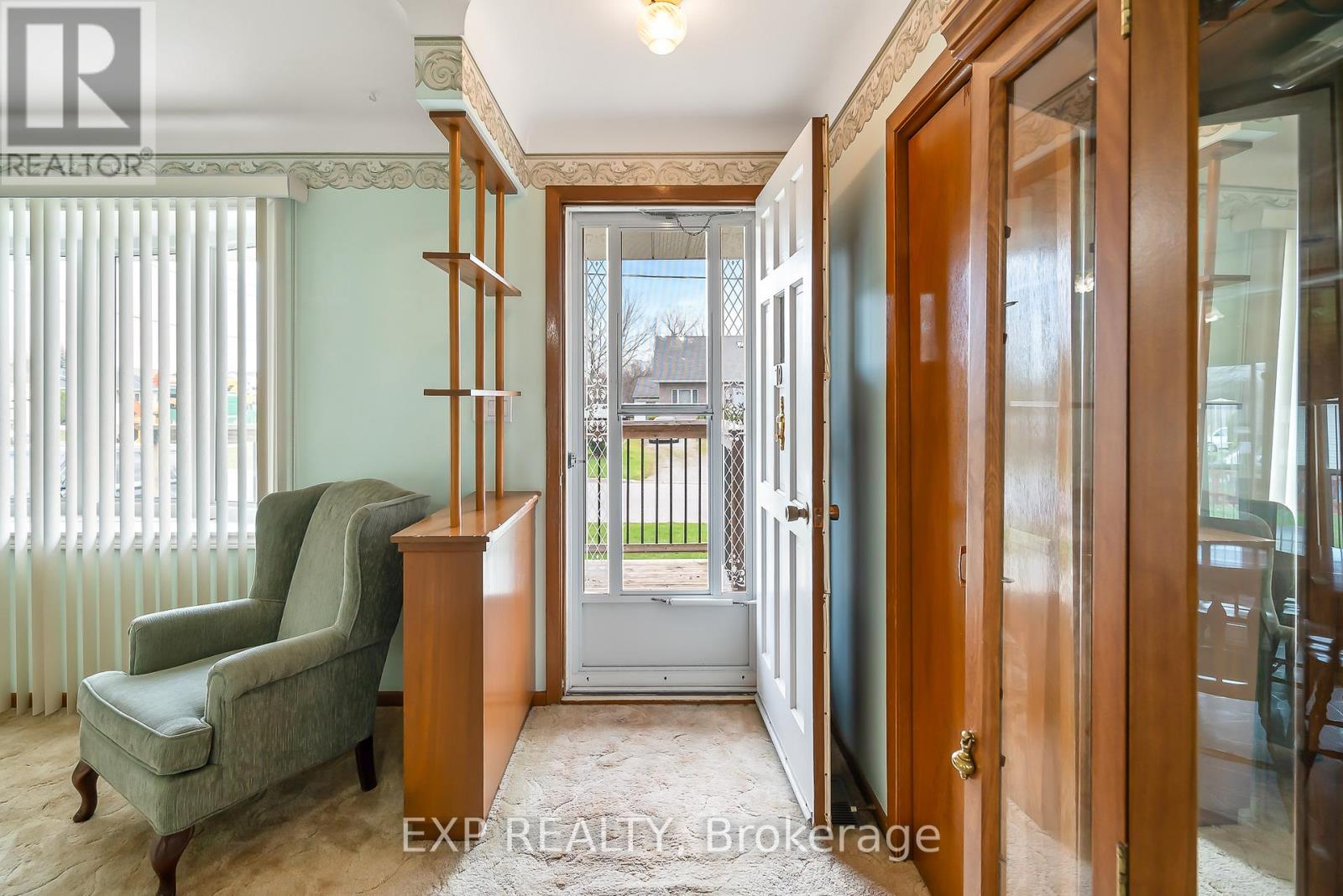 70 Radford Avenue, Fort Erie, Ontario  L2A 5H8 - Photo 2 - X12406845