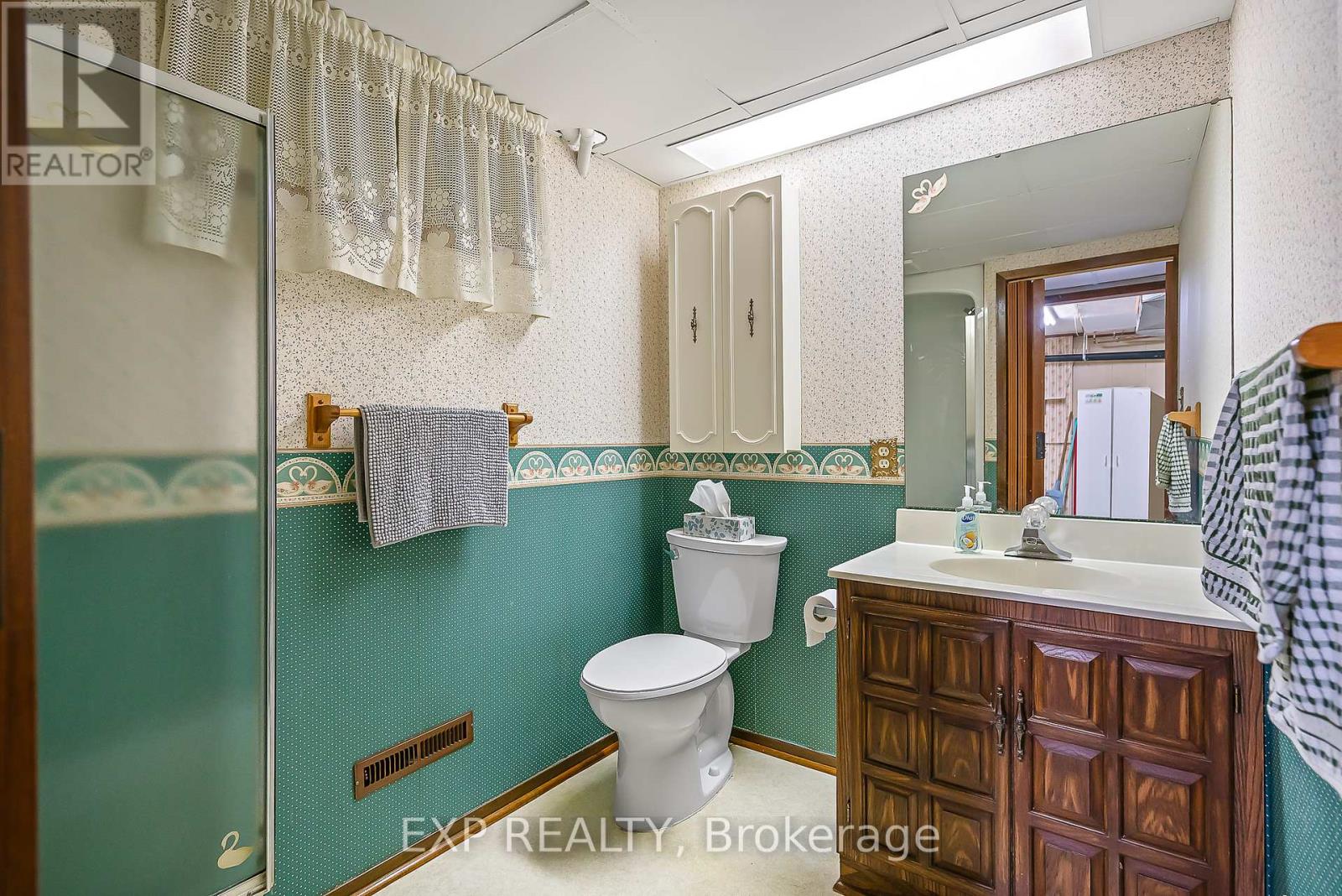 70 Radford Avenue, Fort Erie, Ontario  L2A 5H8 - Photo 21 - X12406845