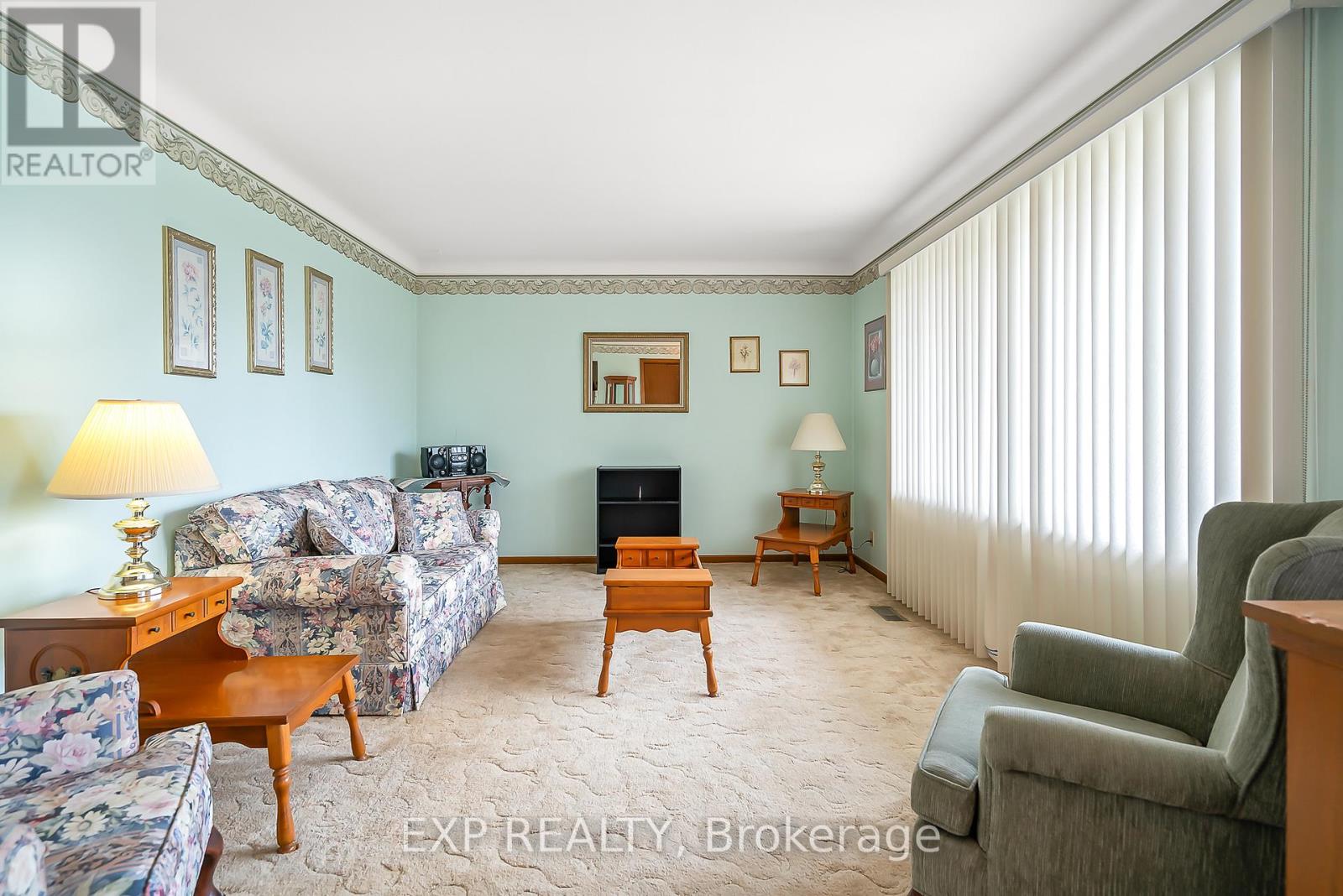 70 Radford Avenue, Fort Erie, Ontario  L2A 5H8 - Photo 3 - X12406845