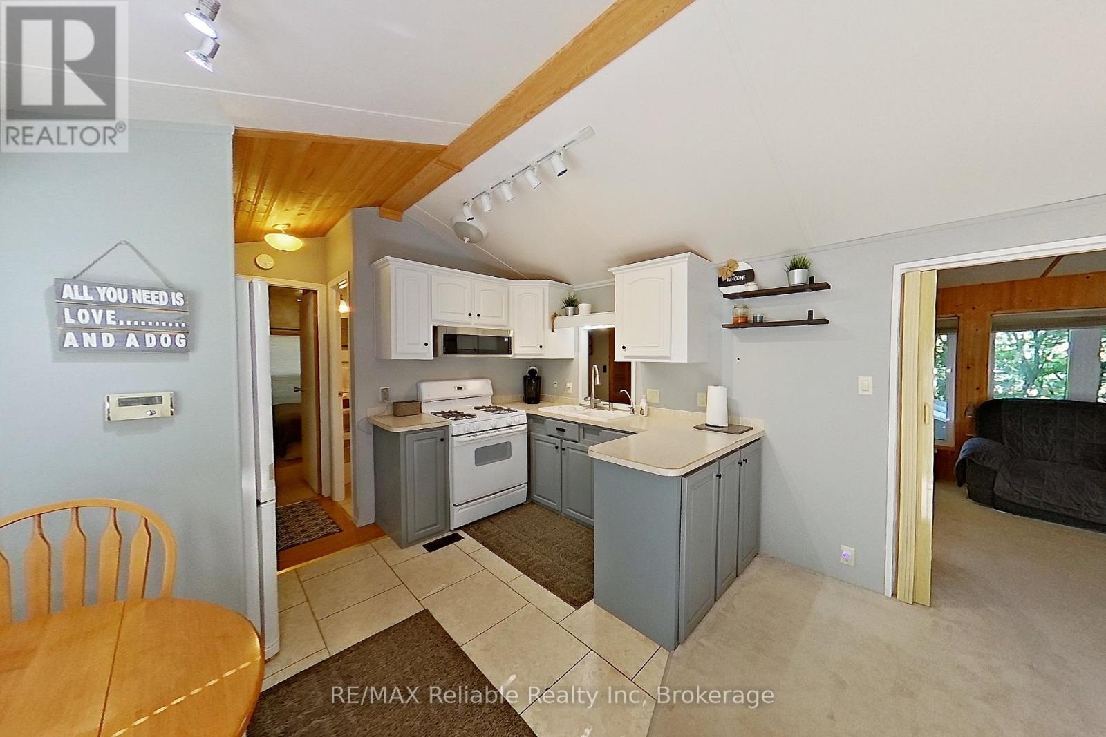 19 - 76735 Wildwood Line, Bluewater, Ontario  N0M 1G0 - Photo 10 - X12406787
