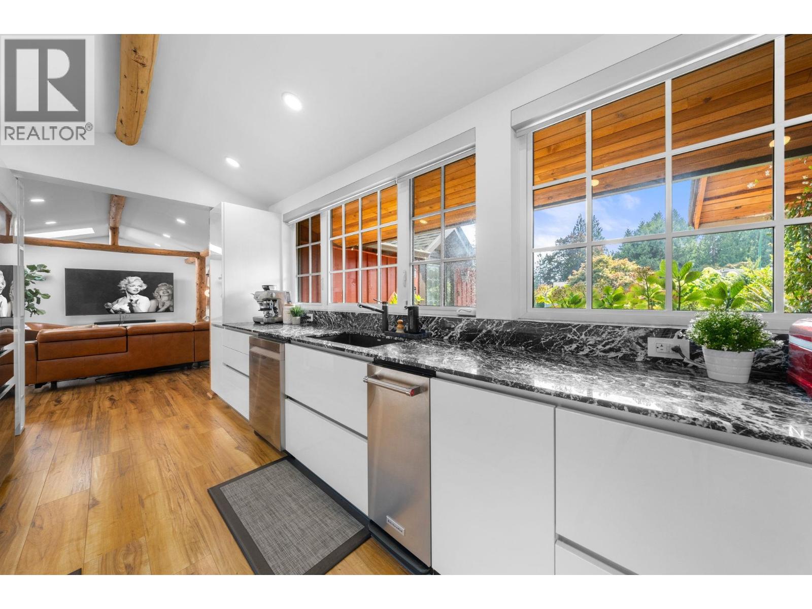 2540 Boswell Avenue, North Vancouver, British Columbia  V7H 1L7 - Photo 14 - R3048322