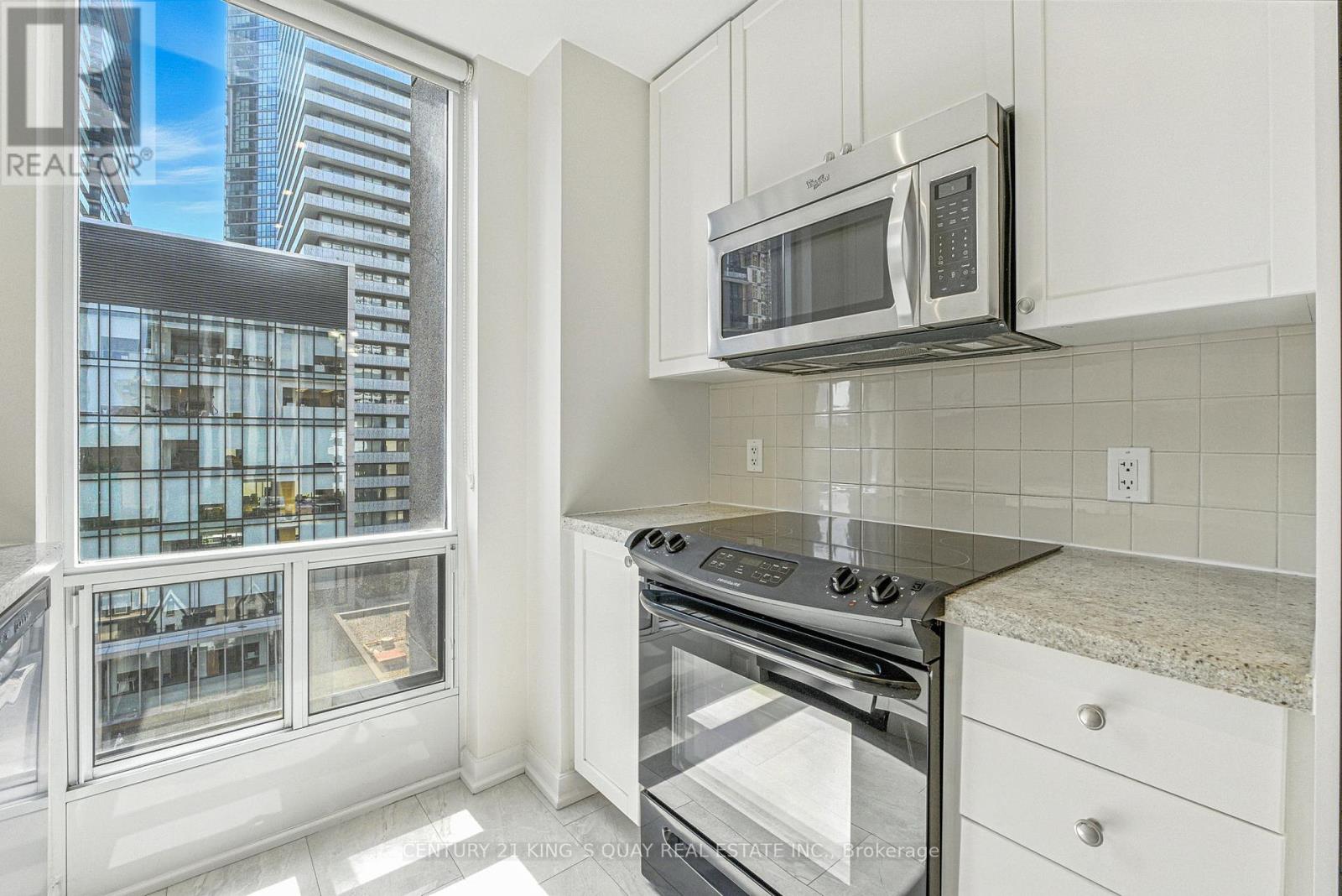 810 - 85 Bloor Street E, Toronto, Ontario  M4W 1B4 - Photo 16 - C12406660