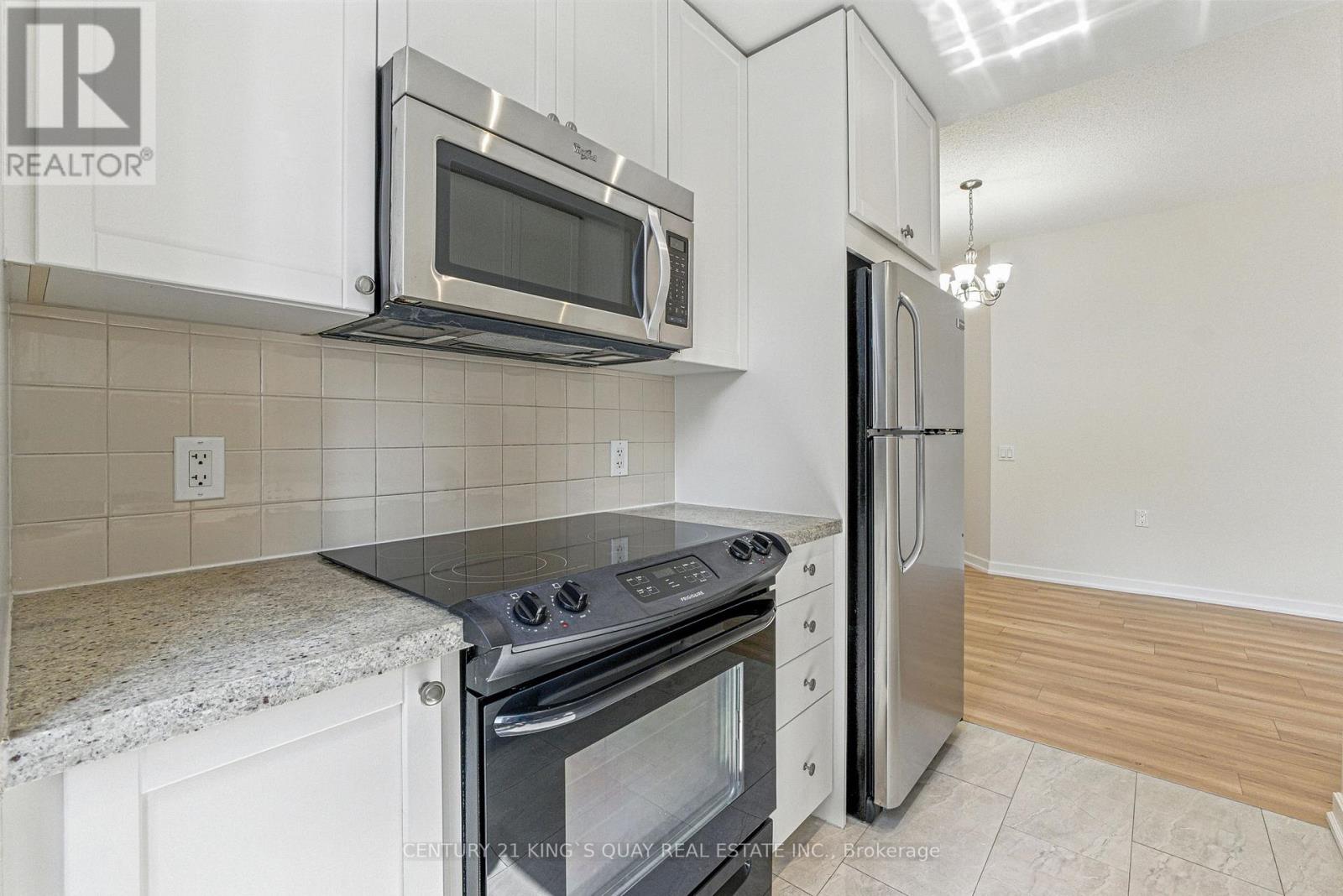 810 - 85 Bloor Street E, Toronto, Ontario  M4W 1B4 - Photo 18 - C12406660