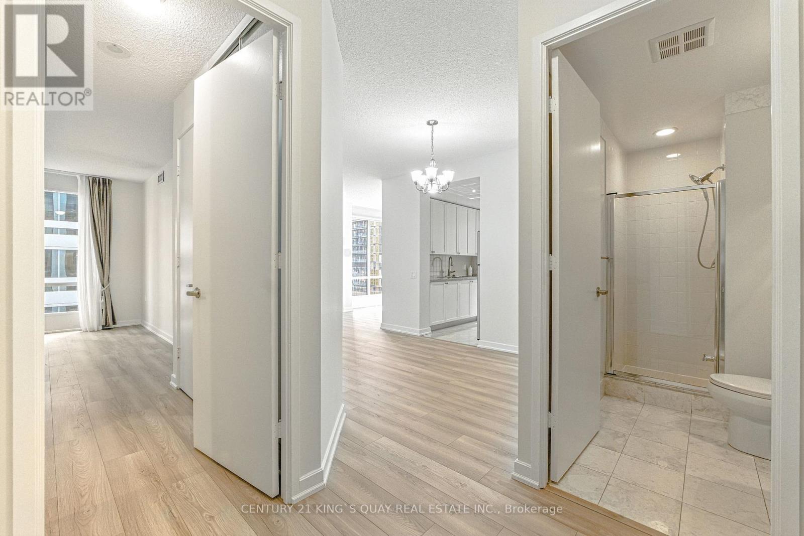 810 - 85 Bloor Street E, Toronto, Ontario  M4W 1B4 - Photo 3 - C12406660